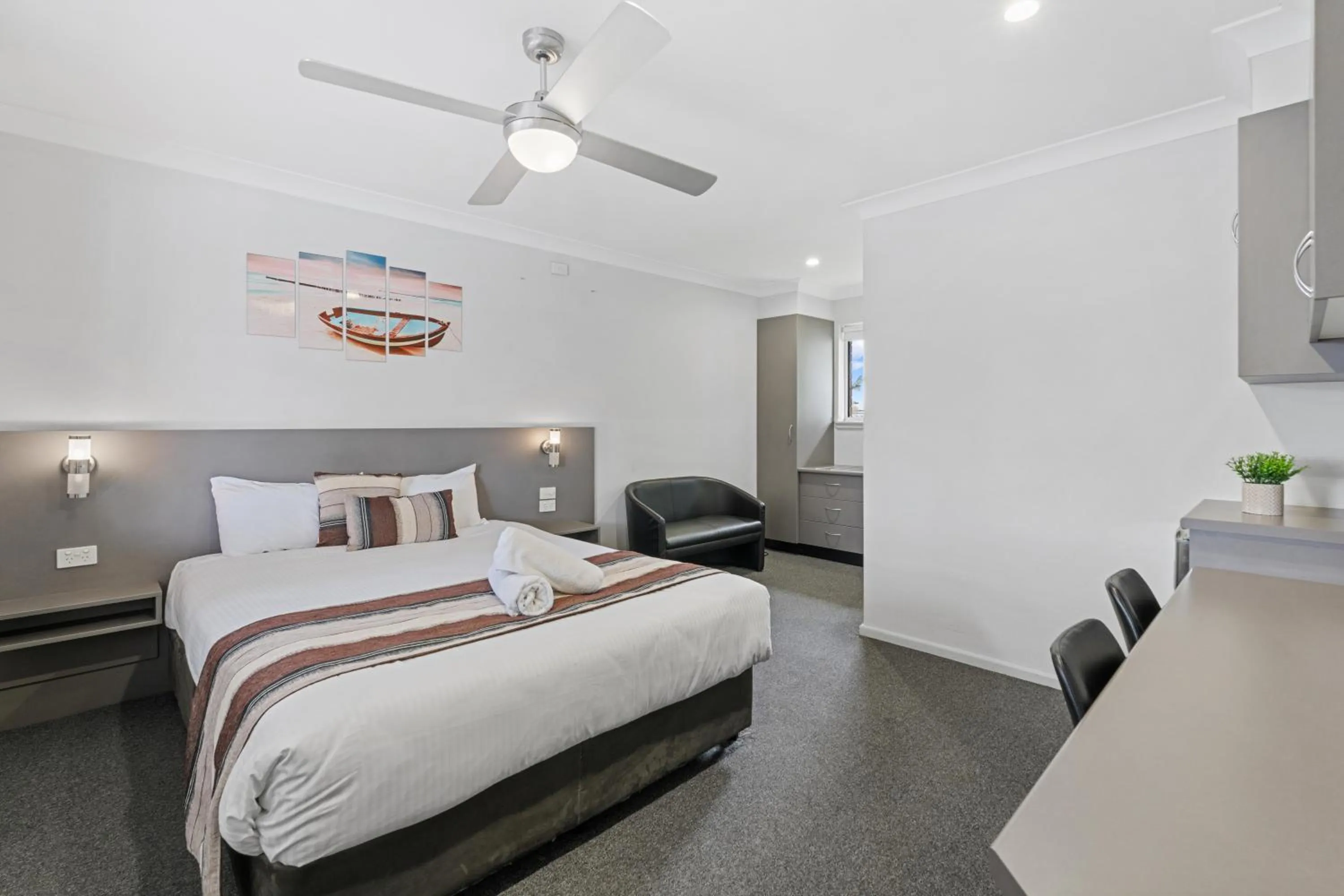 Bedroom, Bed in Econo Lodge Chaparral Motel Ballina