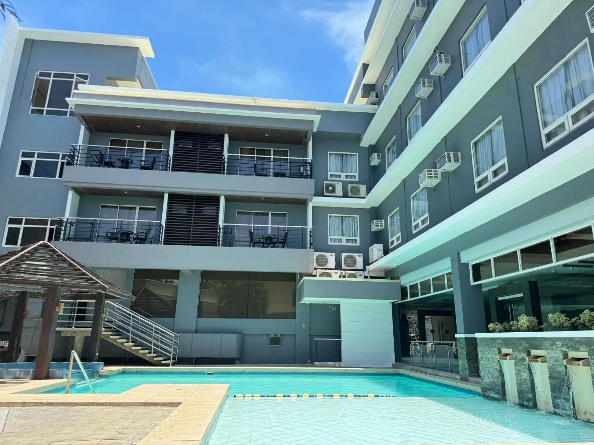 Pool view in Circle Inn - Iloilo City Center