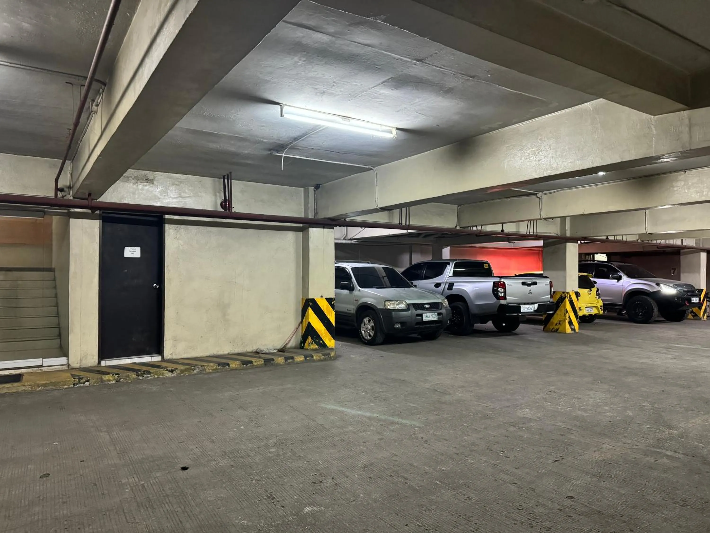 Parking in Circle Inn - Iloilo City Center