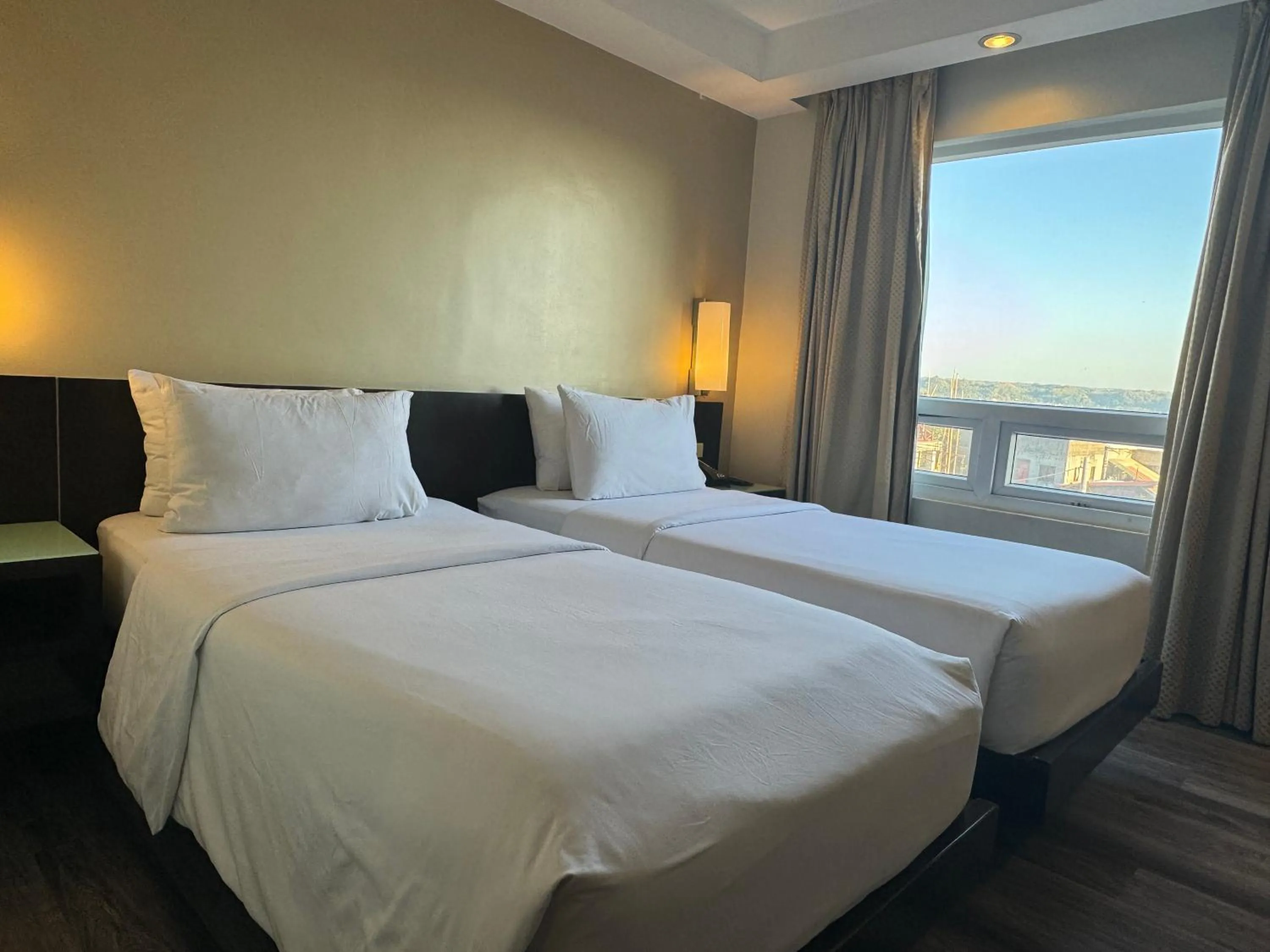 Bedroom, Bed in Circle Inn - Iloilo City Center