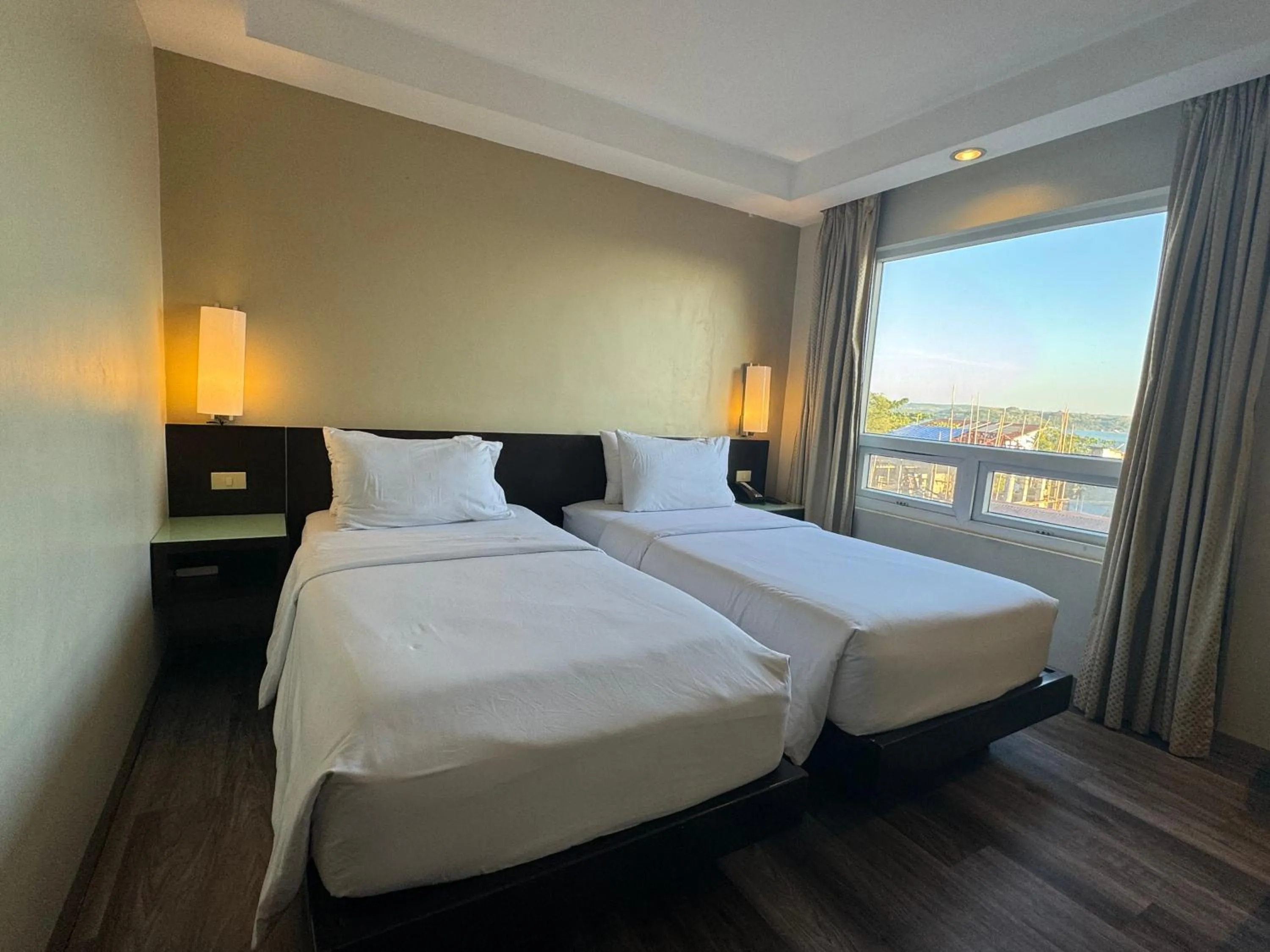 Bed in Circle Inn - Iloilo City Center