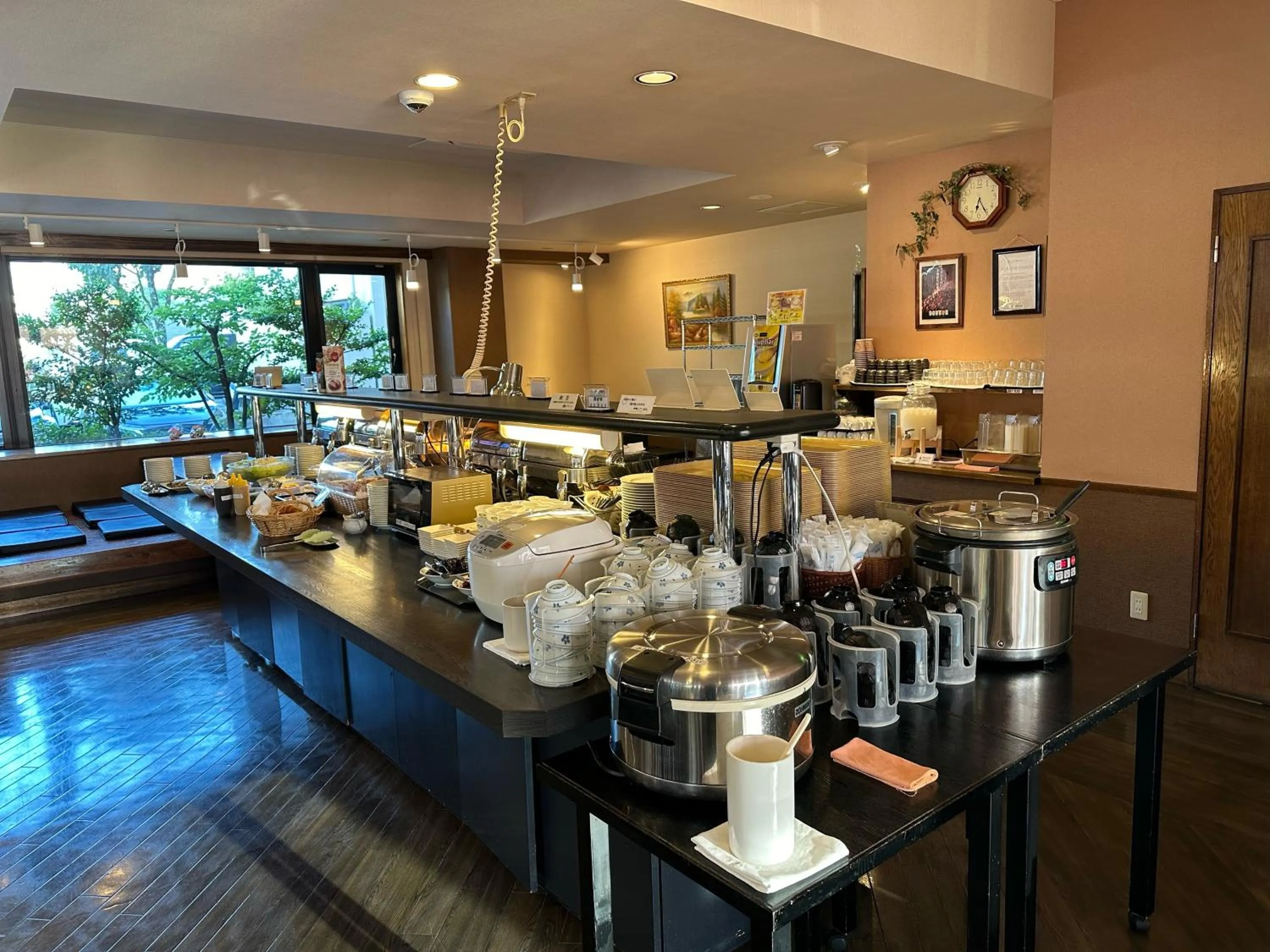 Restaurant/places to eat in Hotel Route-Inn Iida