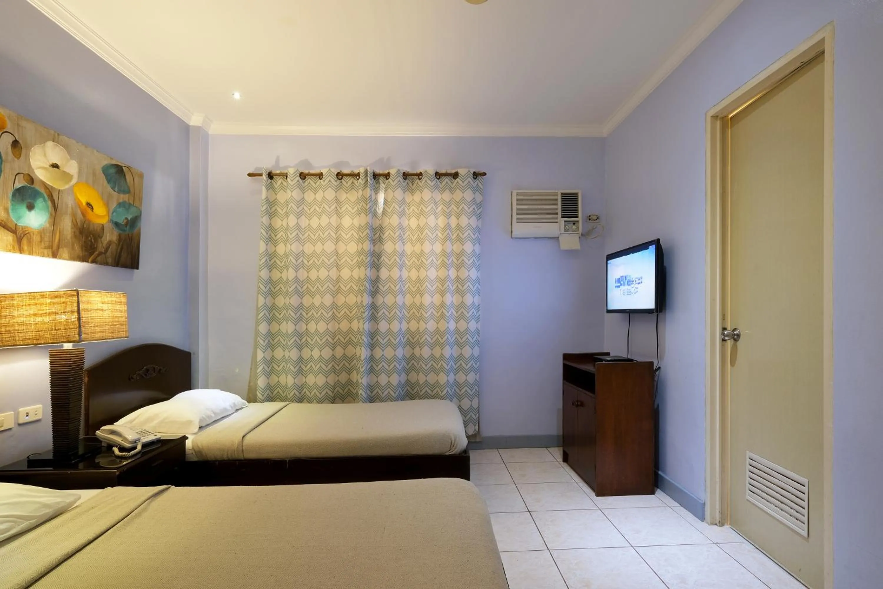 Photo of the whole room, Bed in Palazzo Pensionne