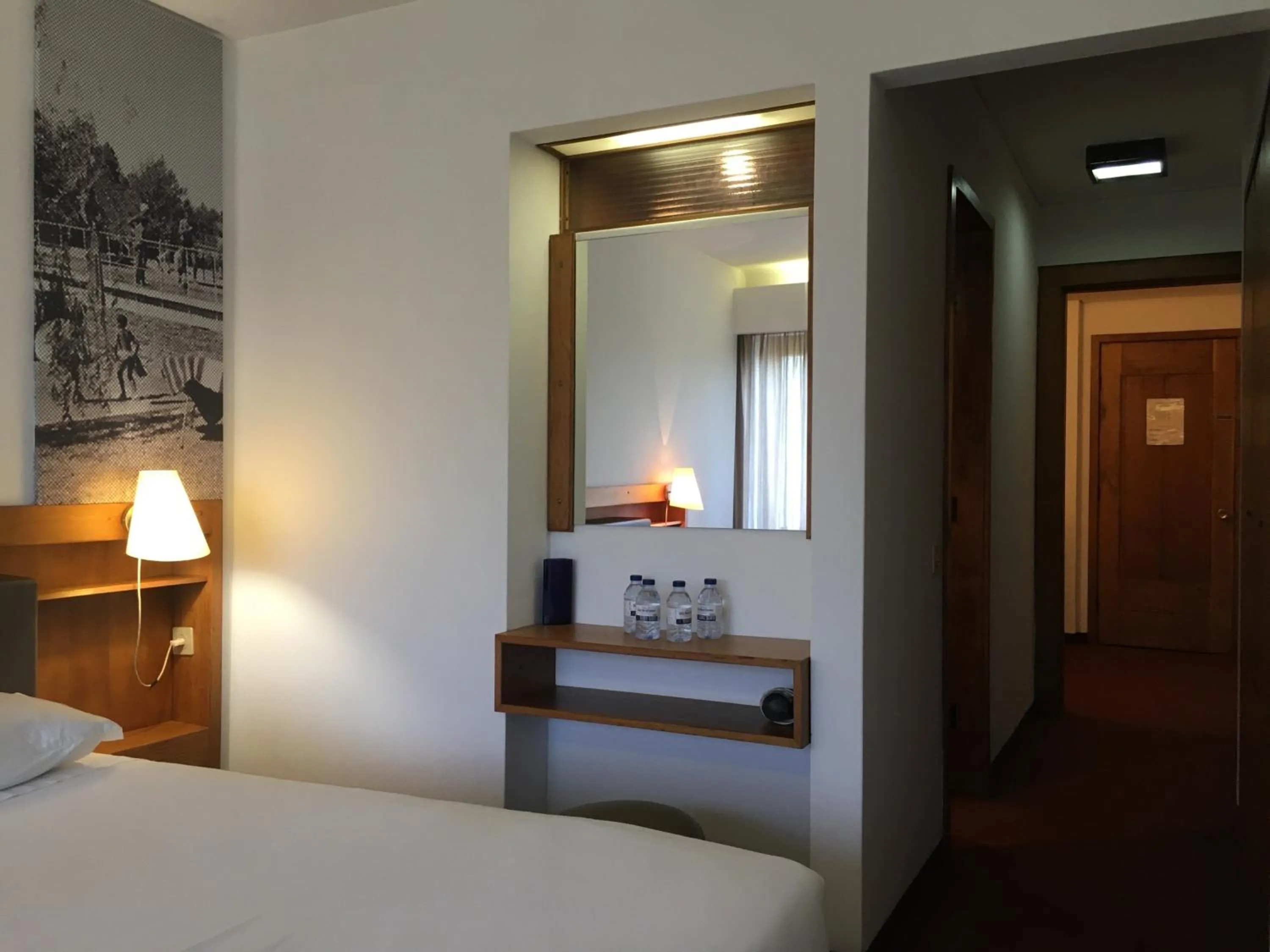 Kitchen or kitchenette, Bed in Parque do Rio Ofir Hotel