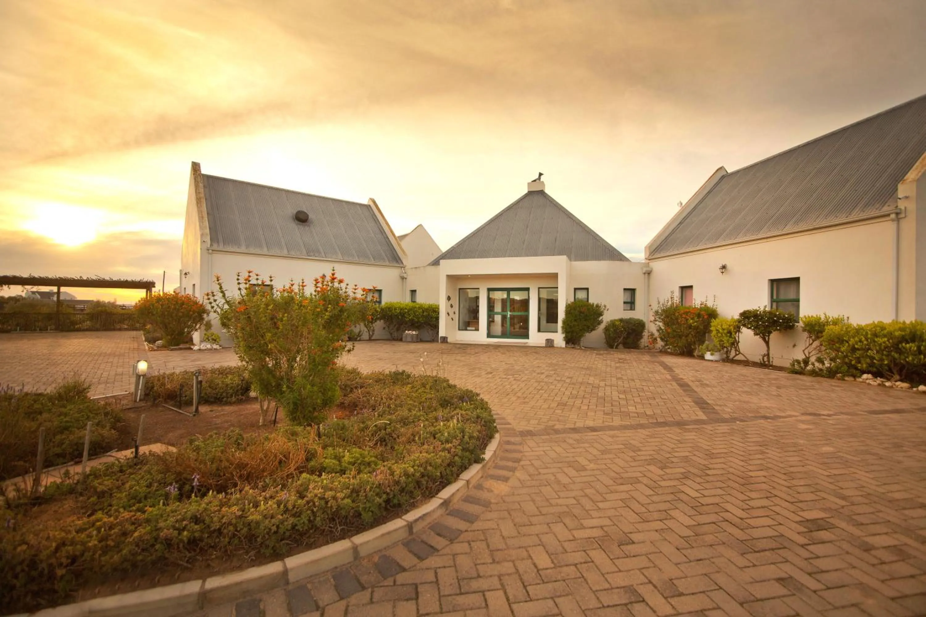 Property building in Tortoise Trail Lodge