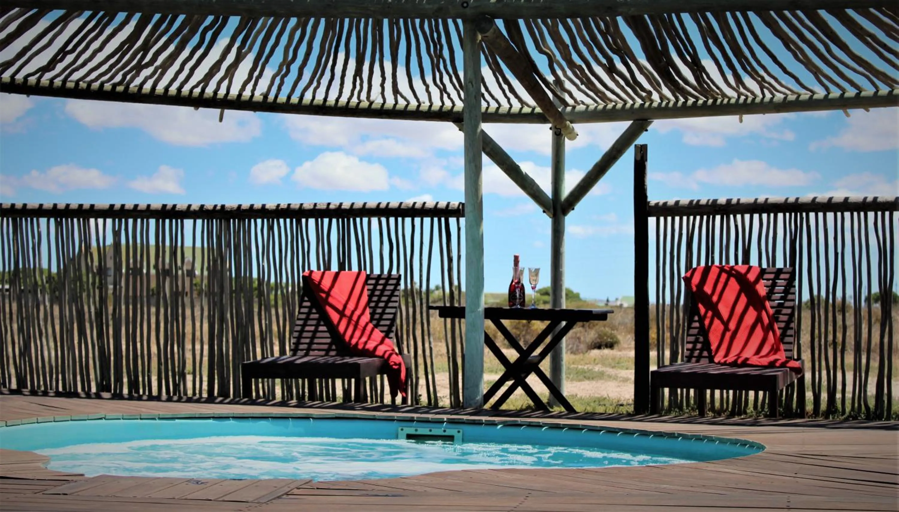 Swimming pool in Tortoise Trail Lodge