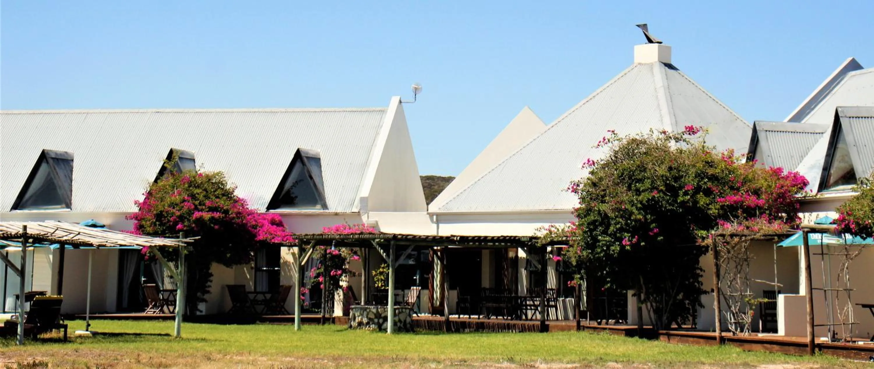 Property building in Tortoise Trail Lodge