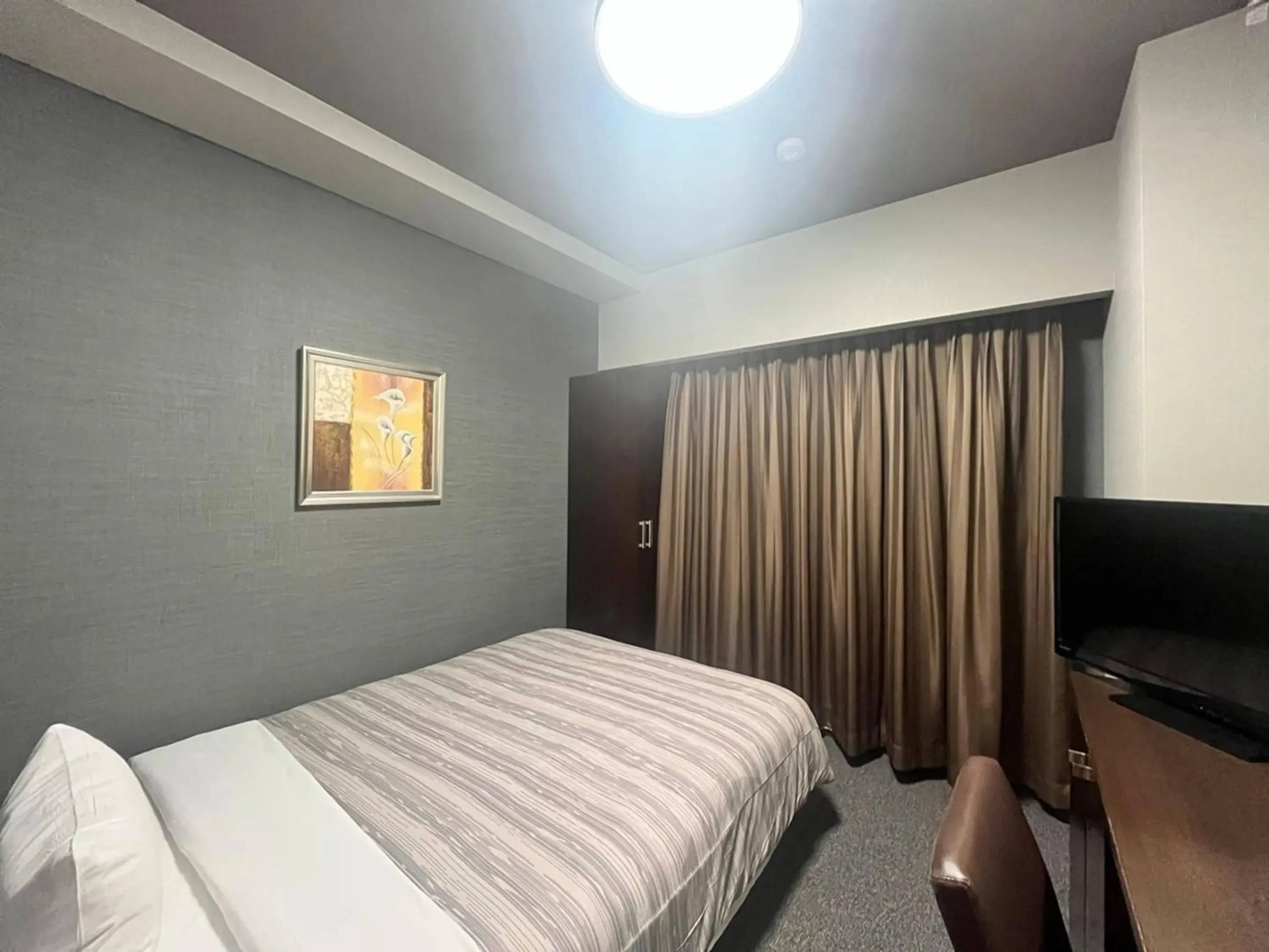 Comfort Single Room - single occupancy - Non-Smoking in Hotel Route-Inn Handakamezaki Comfort Single Room - single occupancy - Non-Smoking in Hotel Route-Inn Handakamezaki