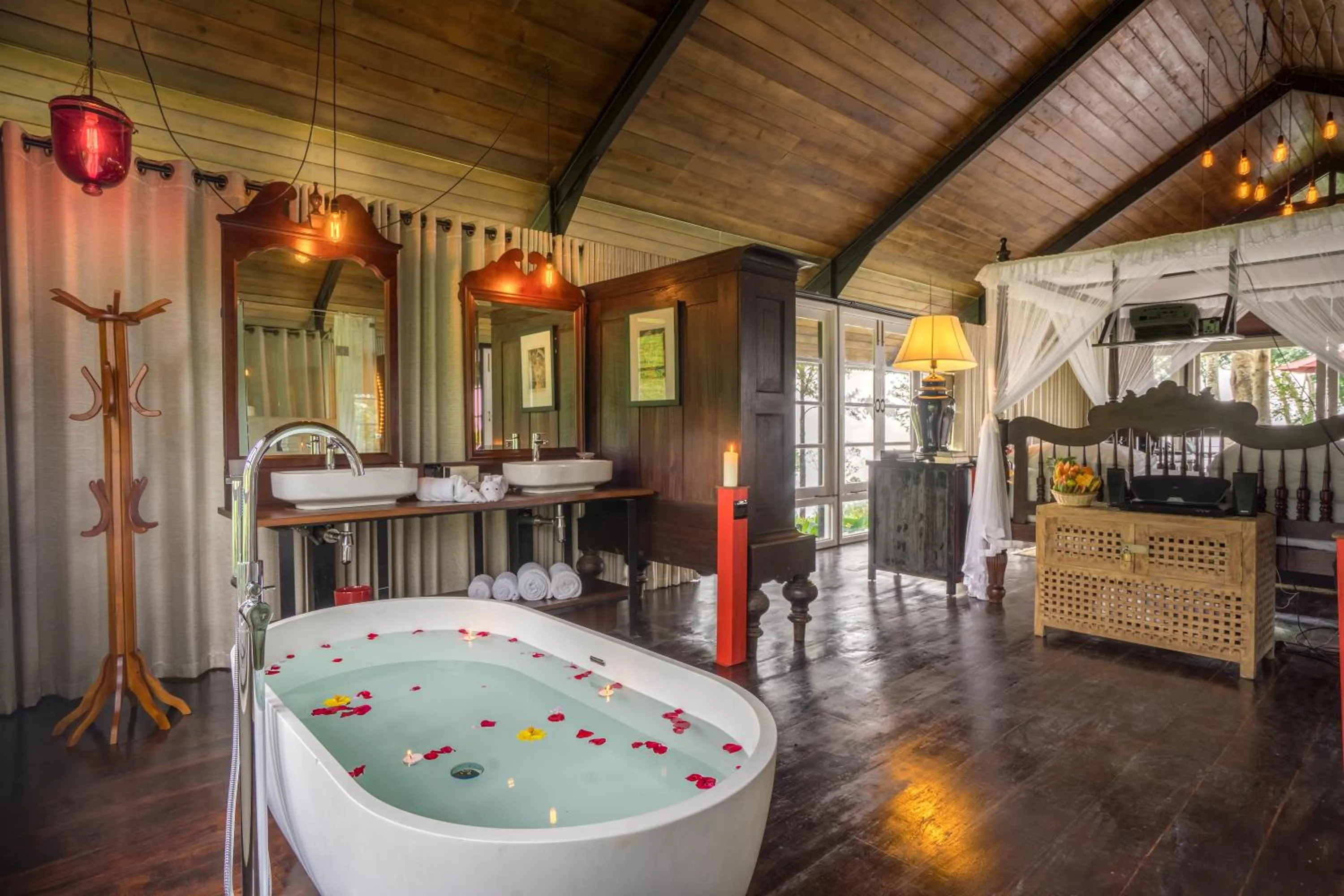 Bath in Madulkelle Tea and Eco Lodge