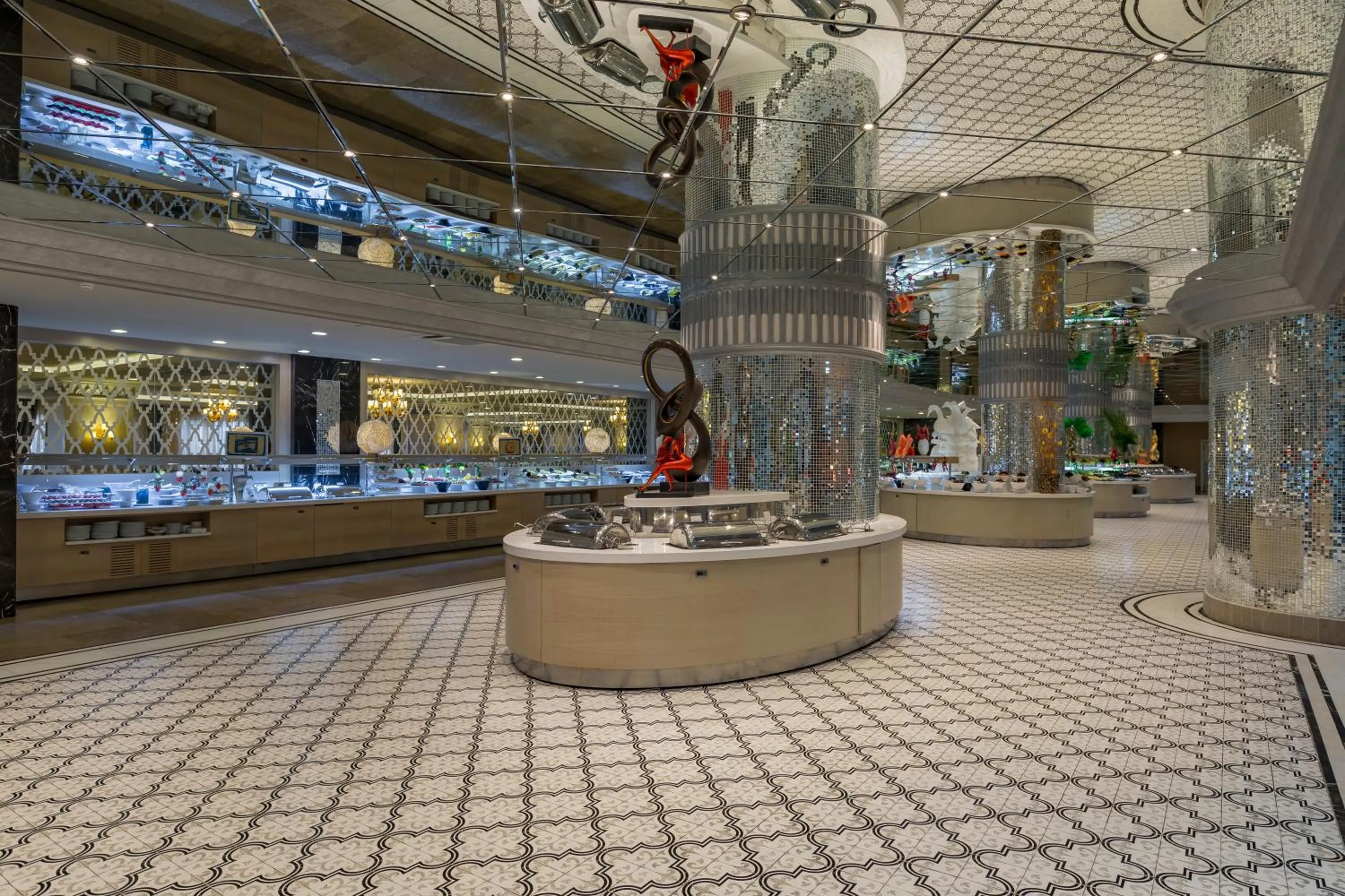 Restaurant/places to eat in Royal Alhambra Palace