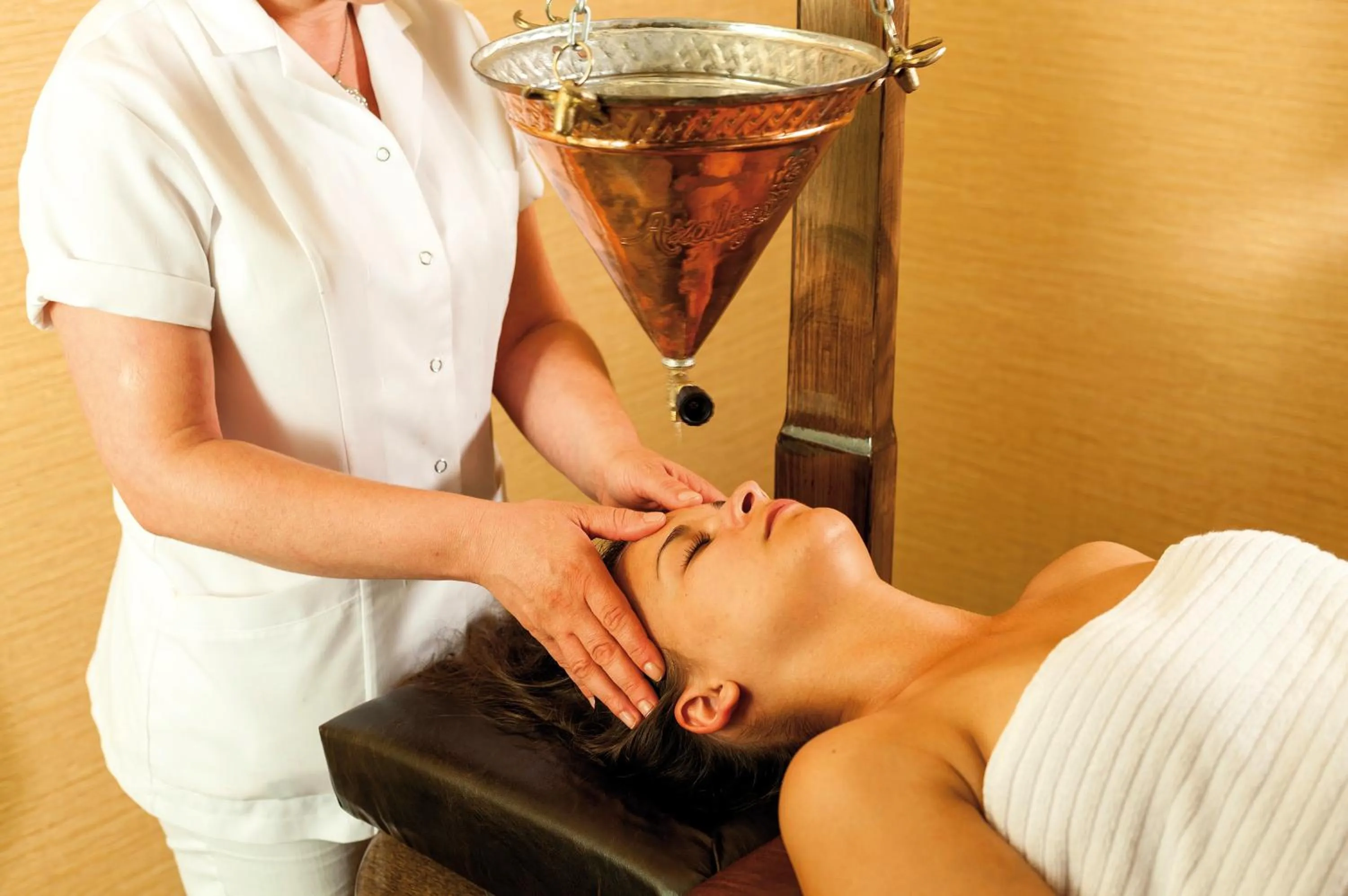 Massage in Royal Alhambra Palace