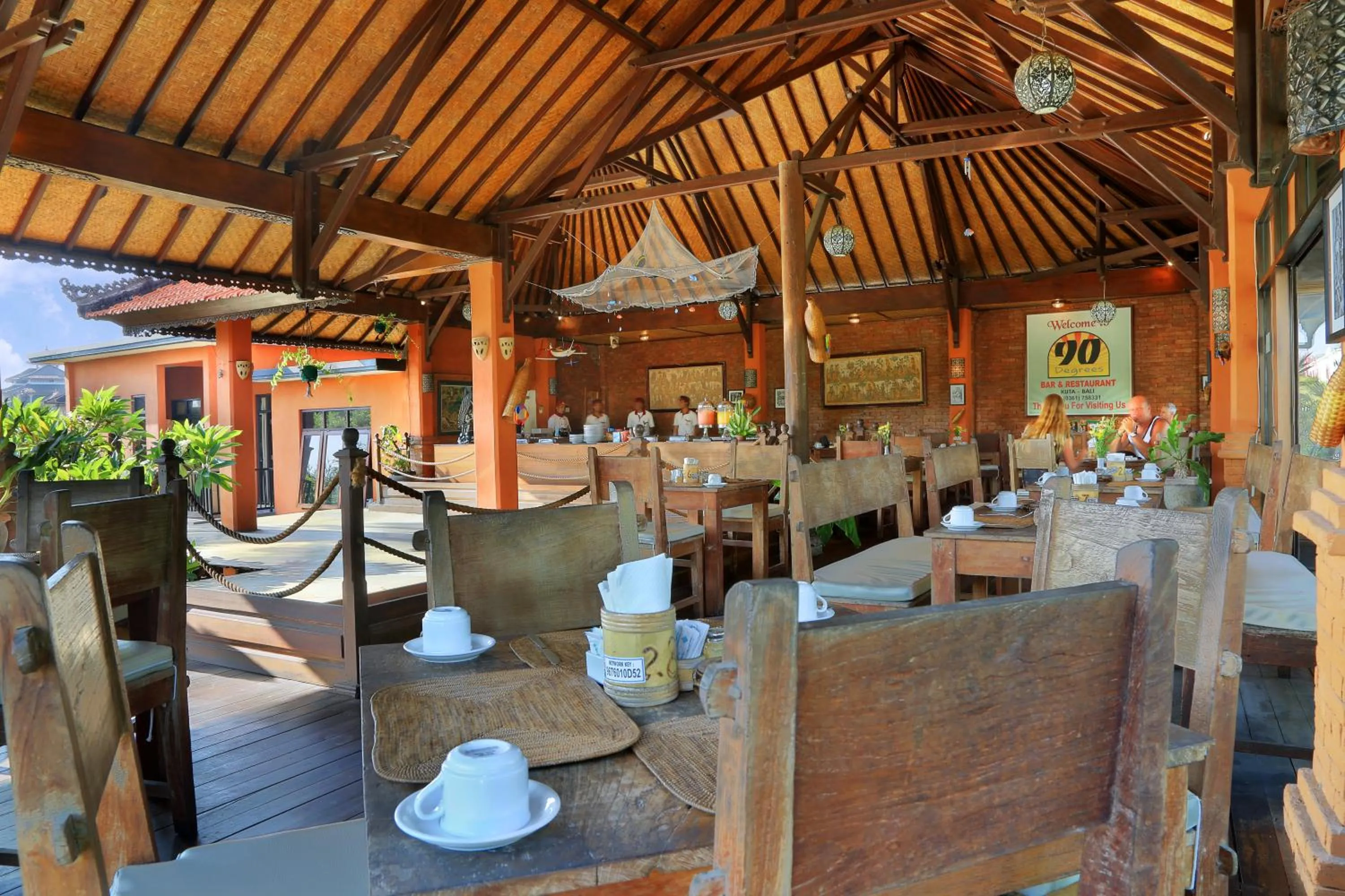 Restaurant/places to eat in Satriya Cottages