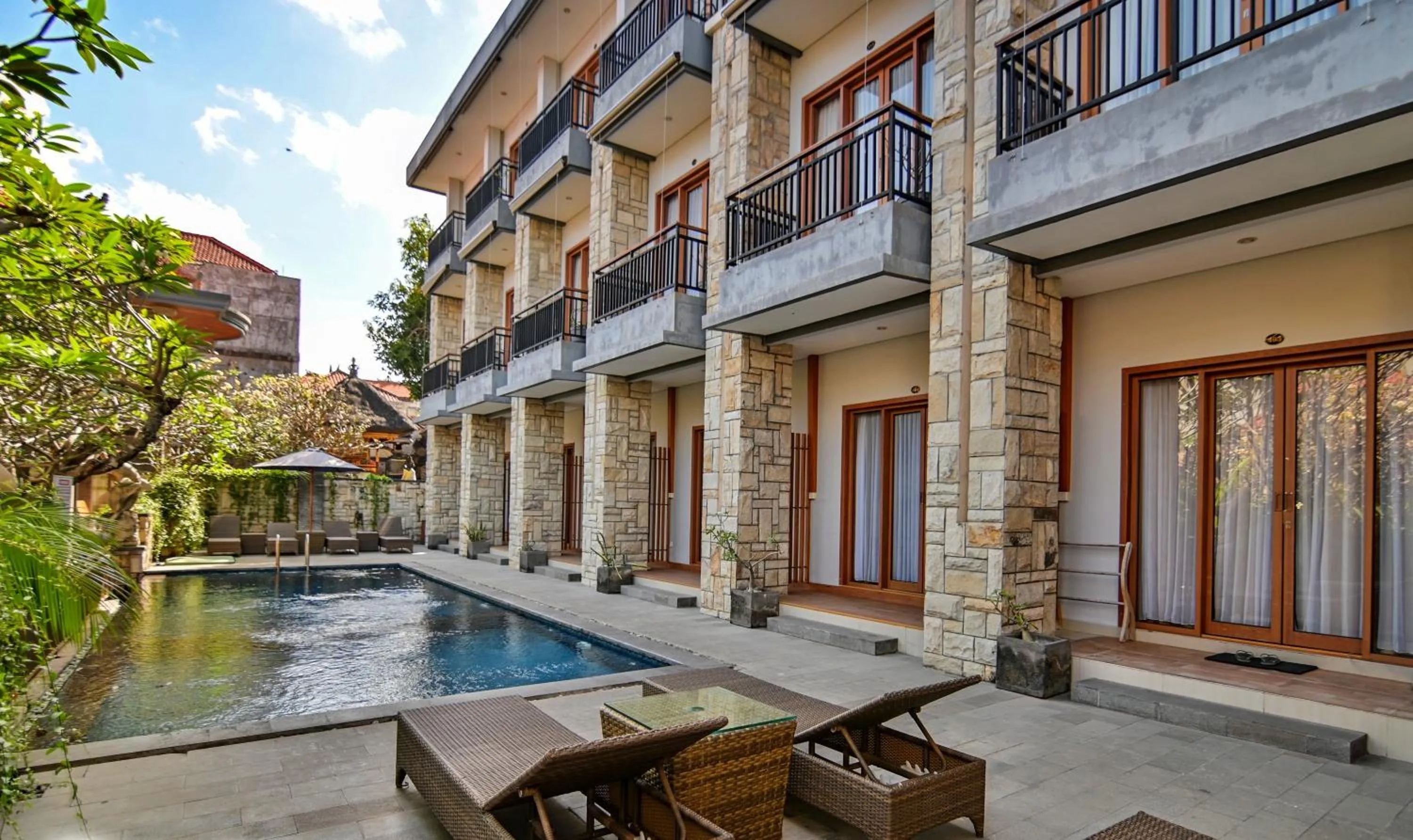 Swimming pool in Satriya Cottages
