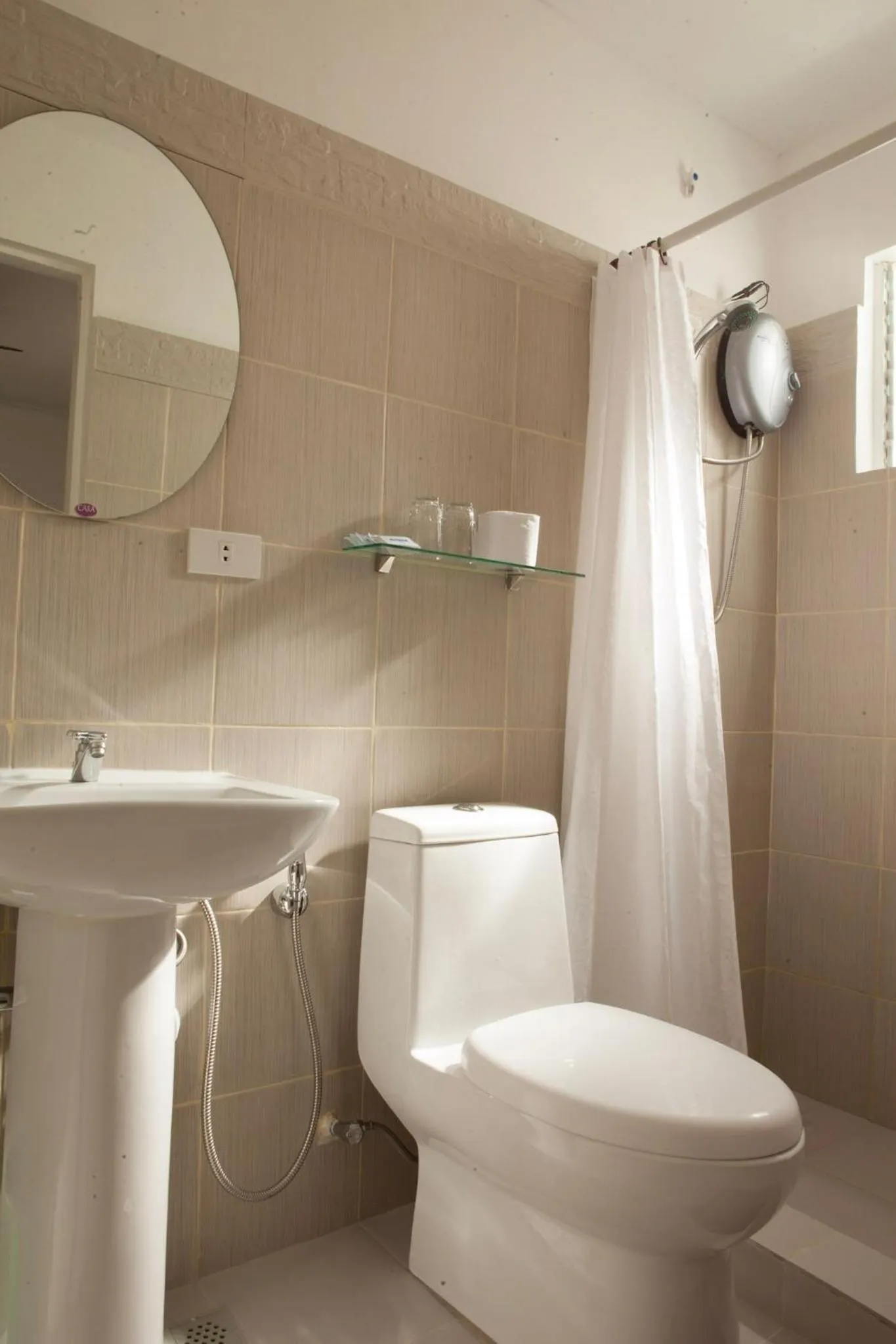 Shower in Isla Gecko Resort