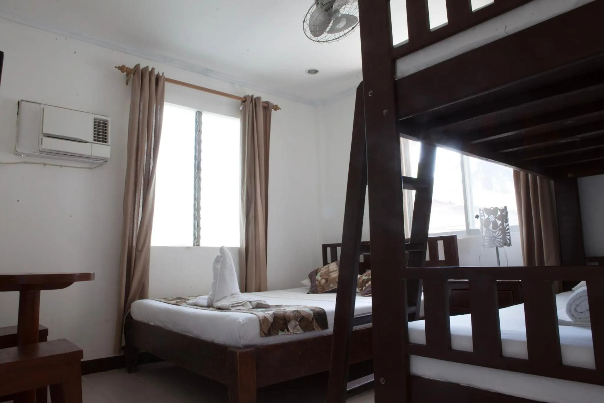 Bed in Isla Gecko Resort