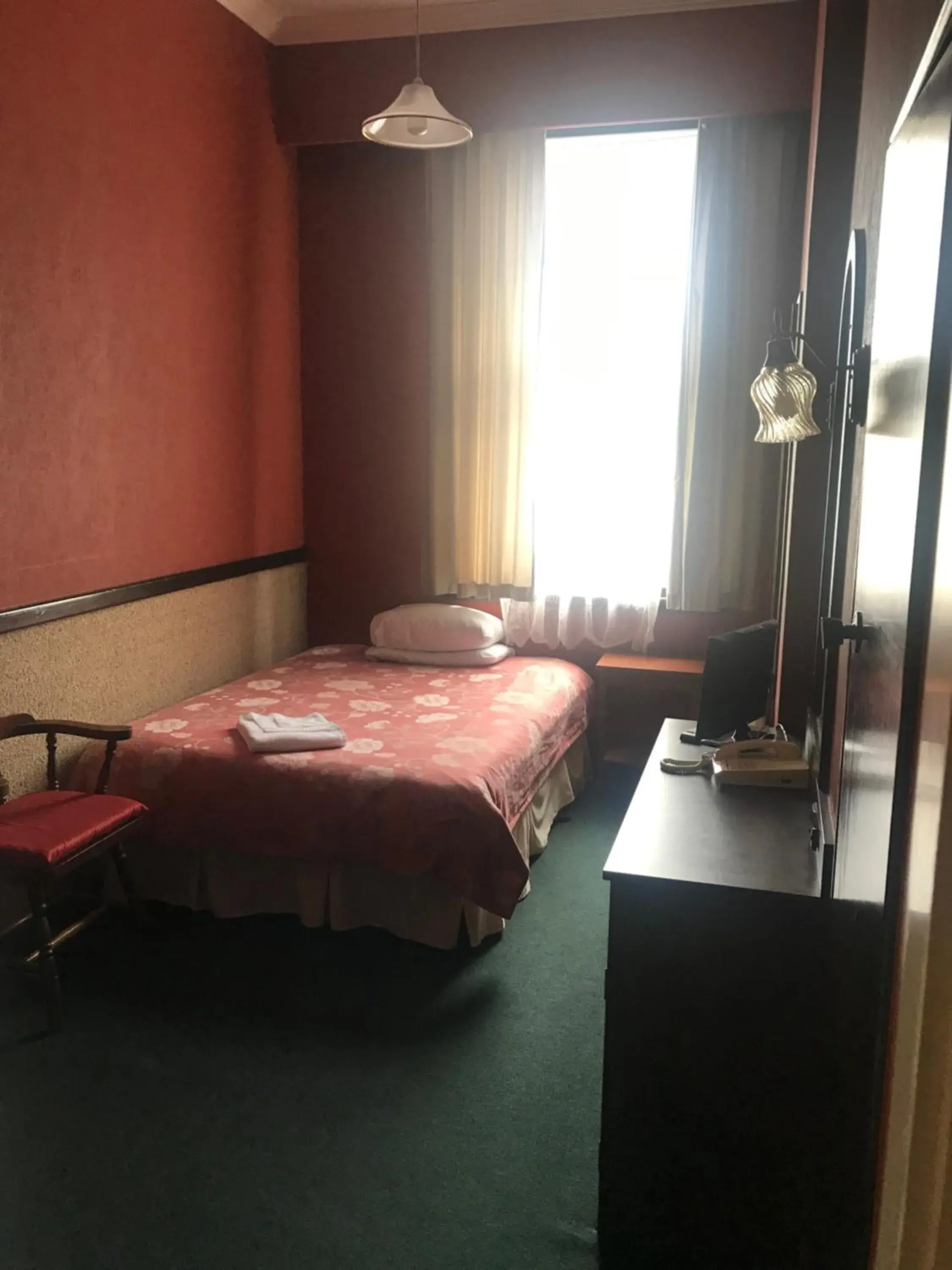 Single Room with Private Bathroom in Grand Hotel - Whangarei Single Room with Private Bathroom in Grand Hotel - Whangarei