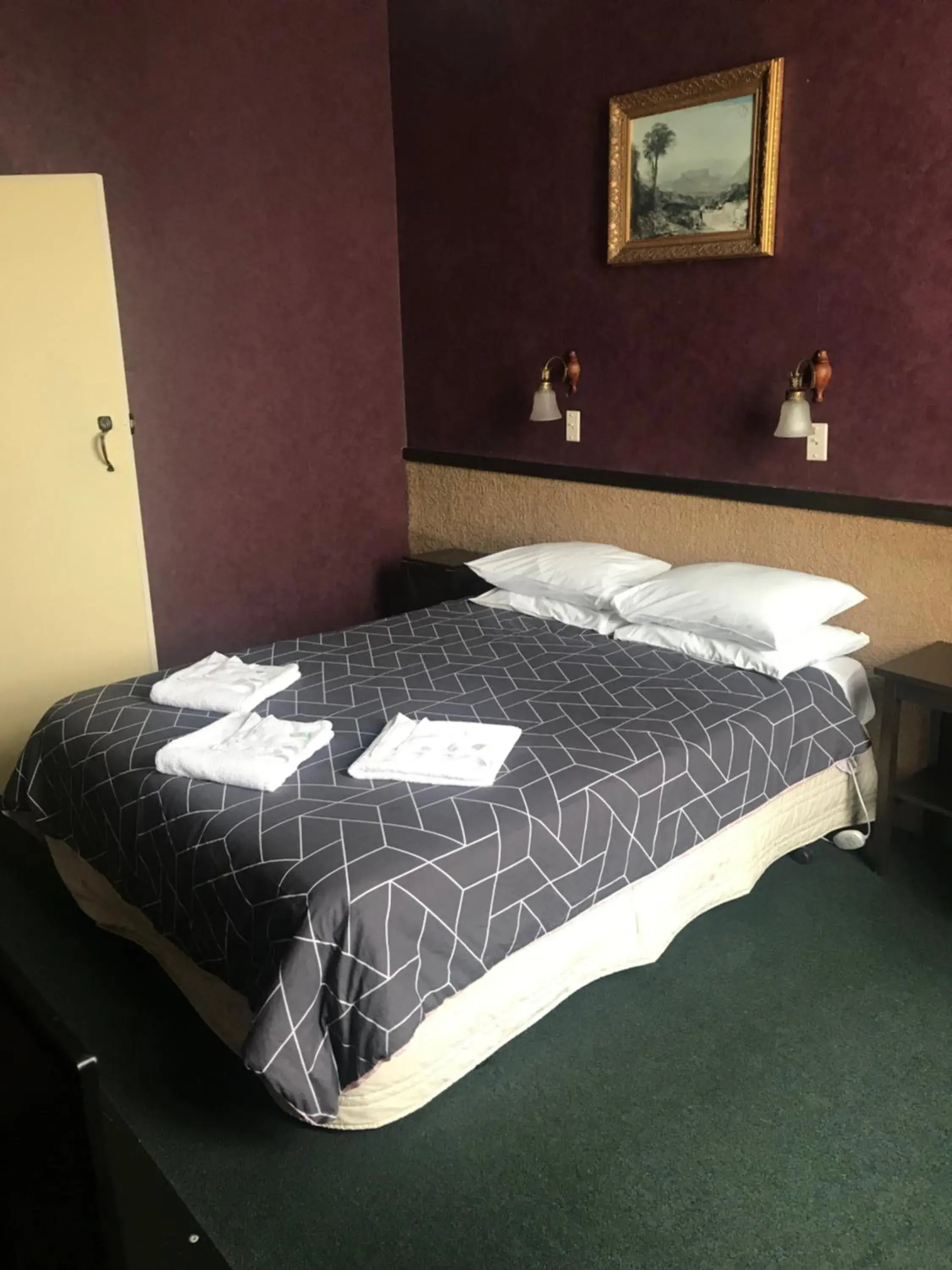 Double Room in Grand Hotel - Whangarei Double Room in Grand Hotel - Whangarei