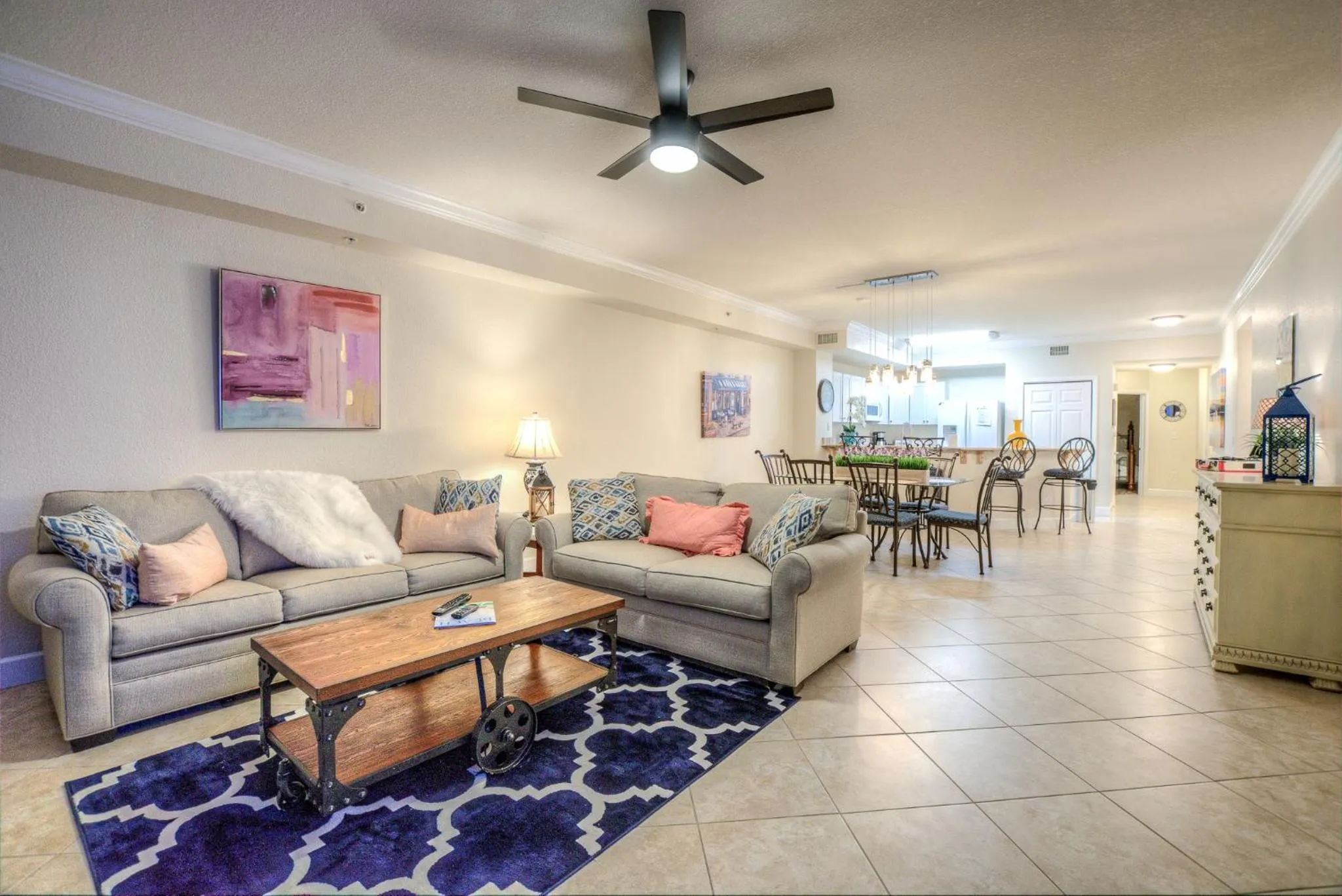 Living room in Tidewater Beach Resort 2302 By Aneliya