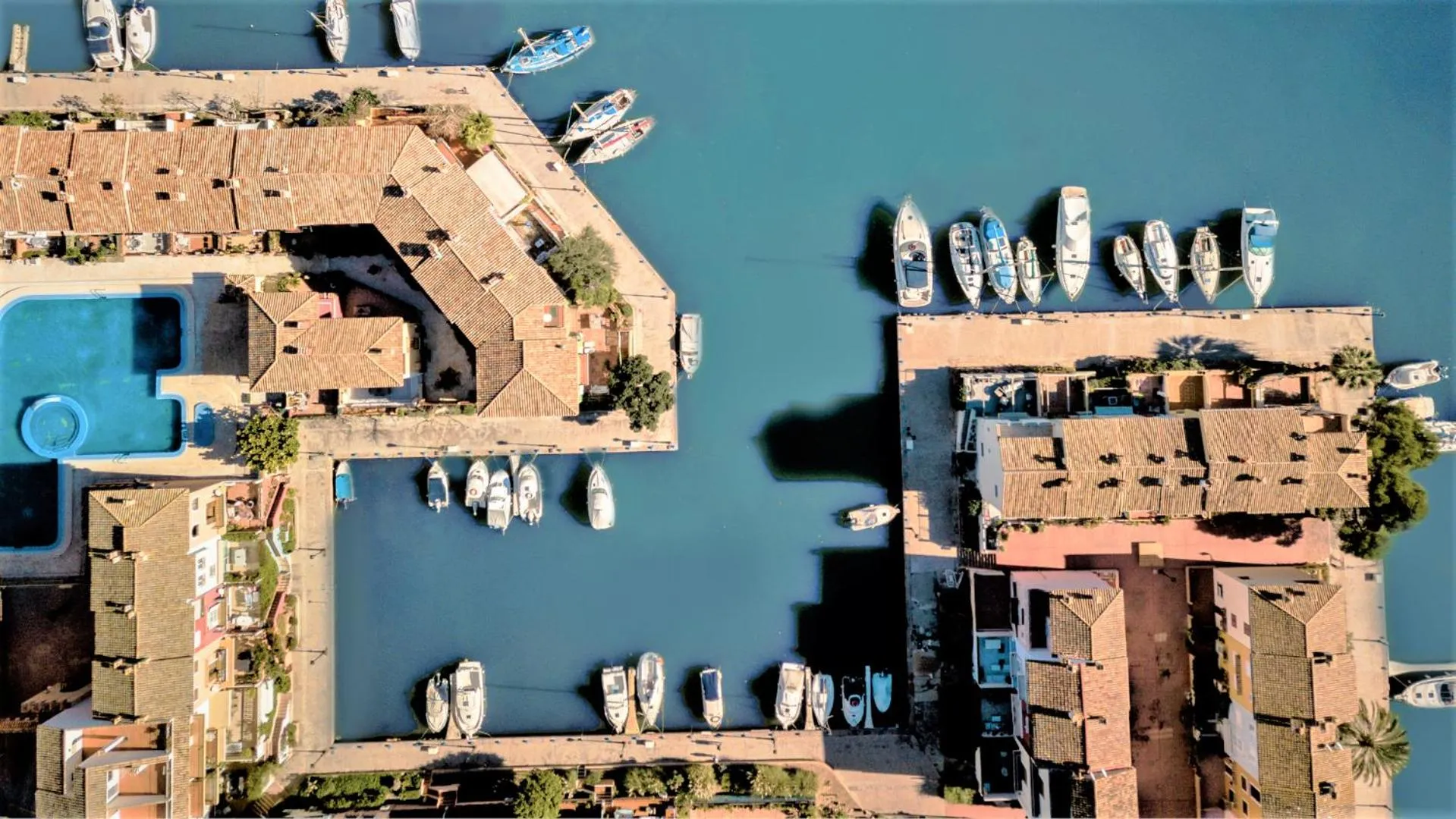 Bird's eye view in Sea You Apartamentos Valencia Port Saplaya
