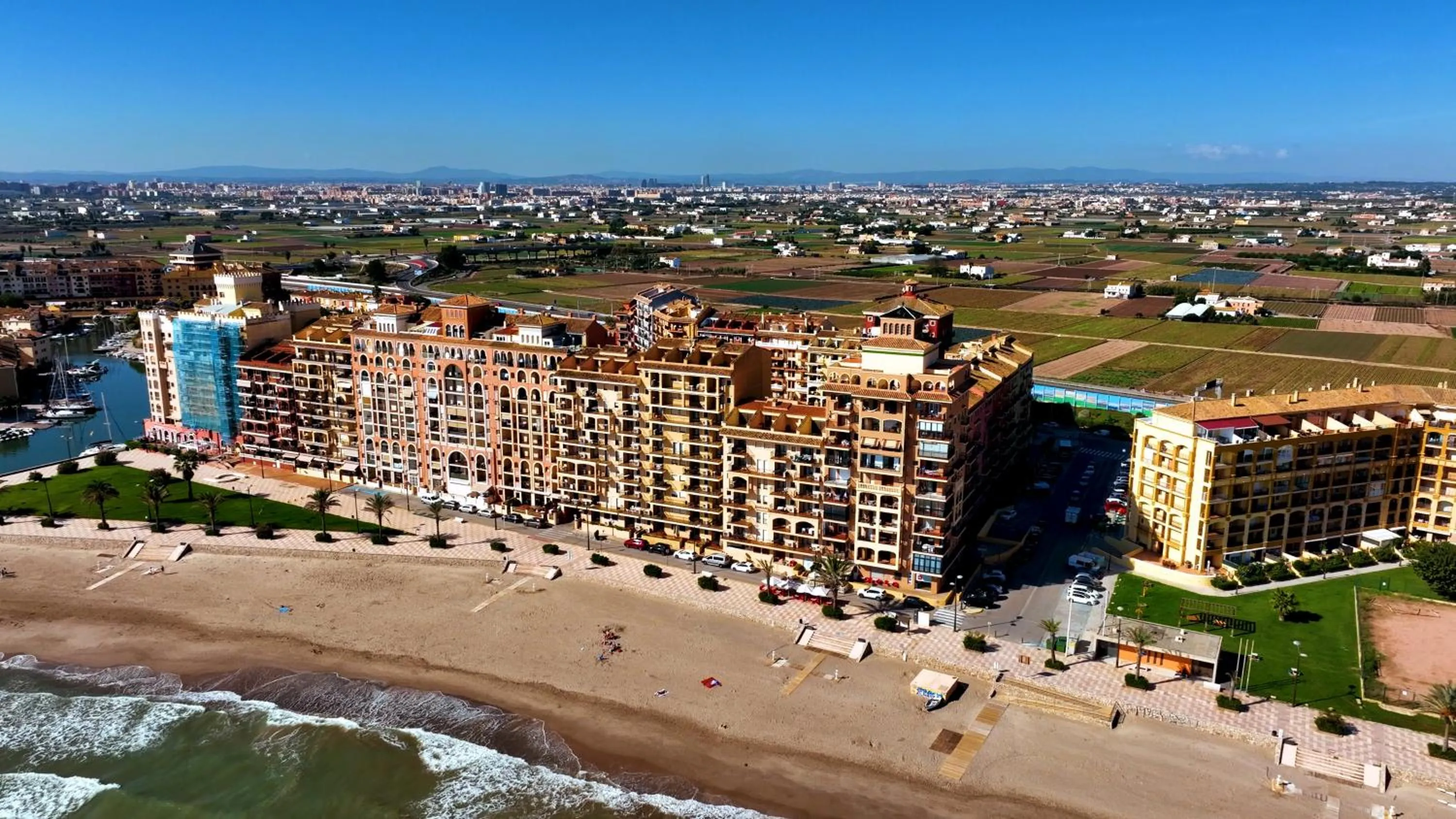Property building in Sea You Apartamentos Valencia Port Saplaya