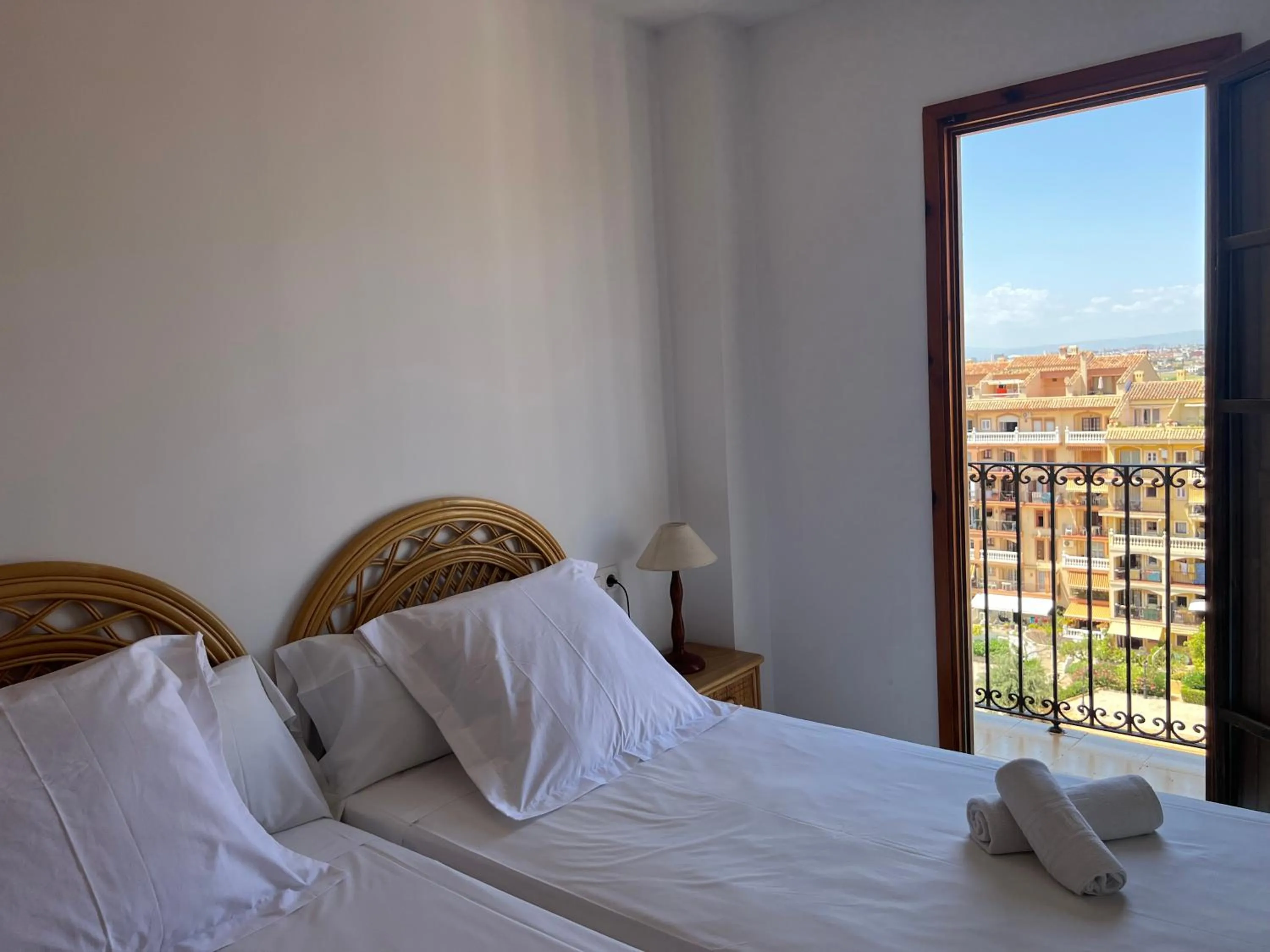 Bedroom, Bed in Sea You Apartamentos Valencia Port Saplaya
