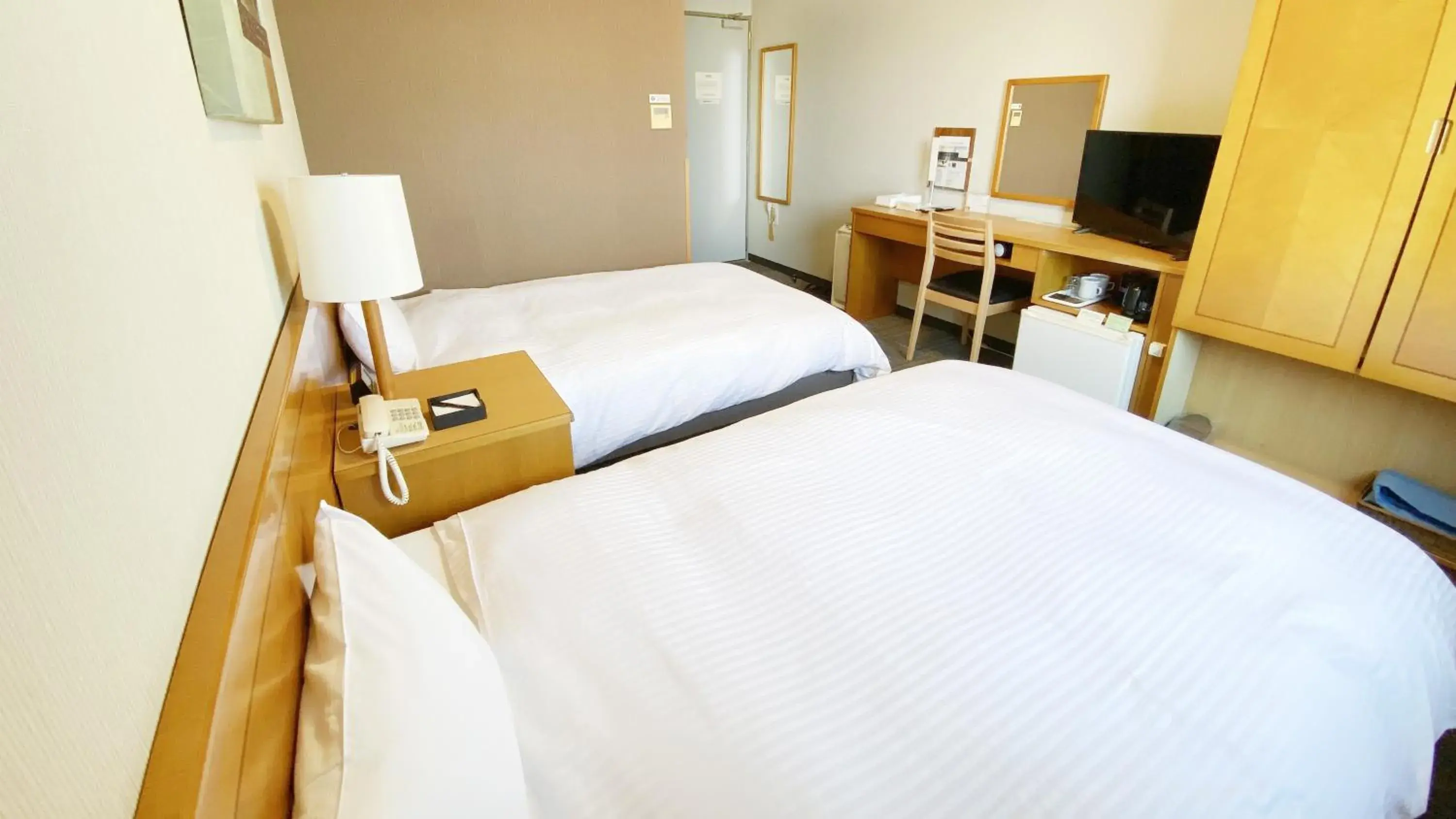 Photo of the whole room, Bed in Hotel Route-Inn Yokkaichi Photo of the whole room, Bed in Hotel Route-Inn Yokkaichi