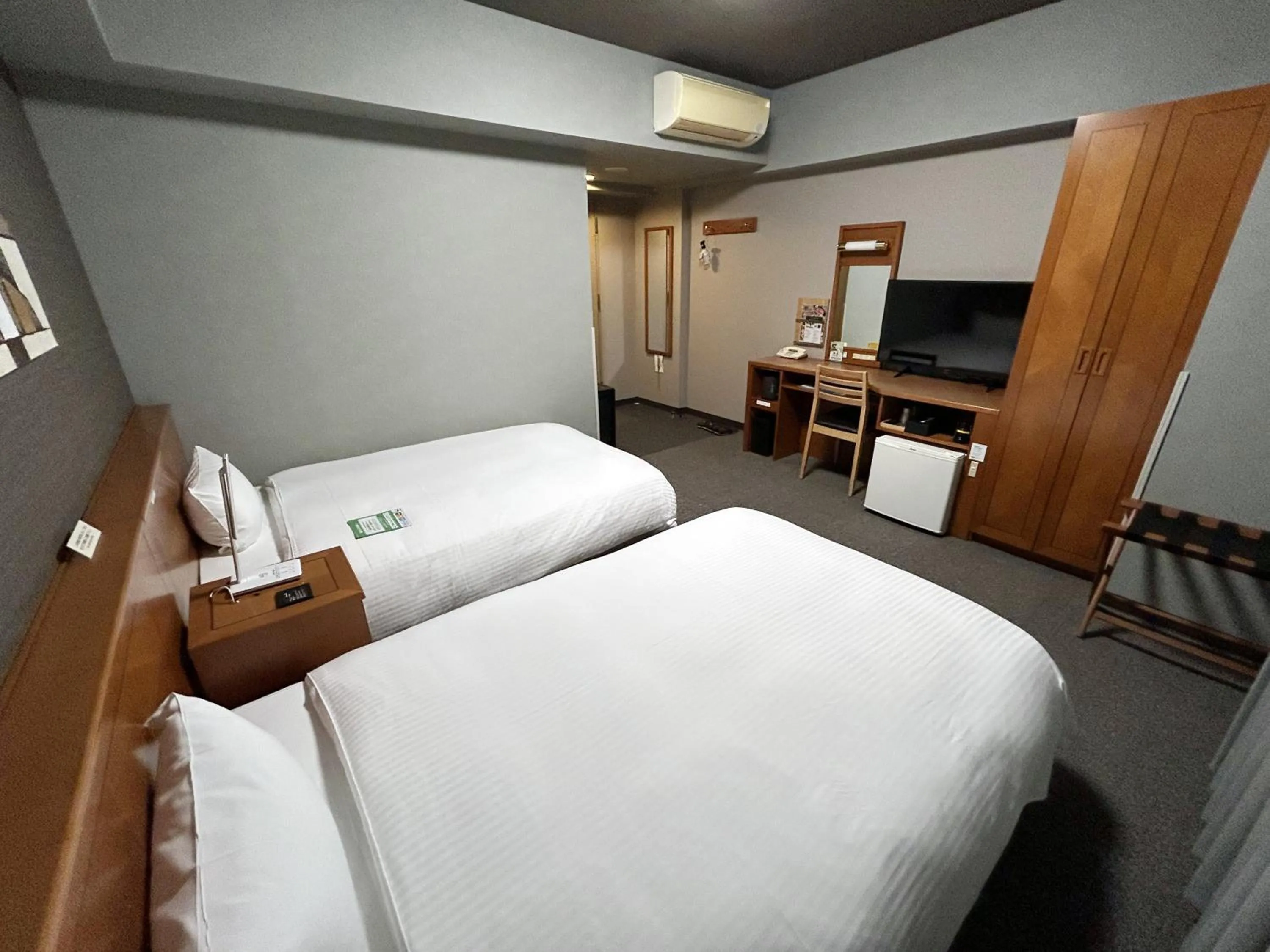 Photo of the whole room, Bed in Hotel Route-Inn Hamanako