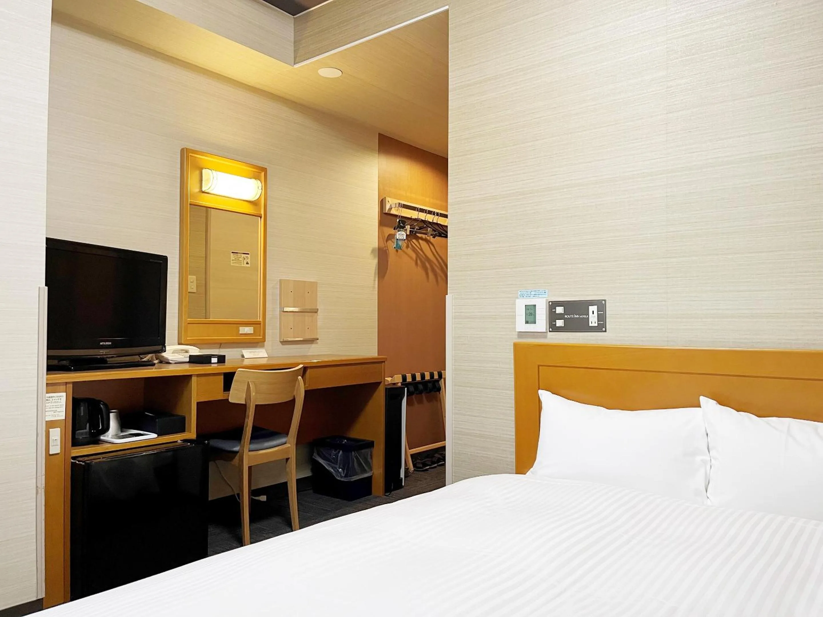 Photo of the whole room, Bed in Hotel Route-Inn Ogaki Inter