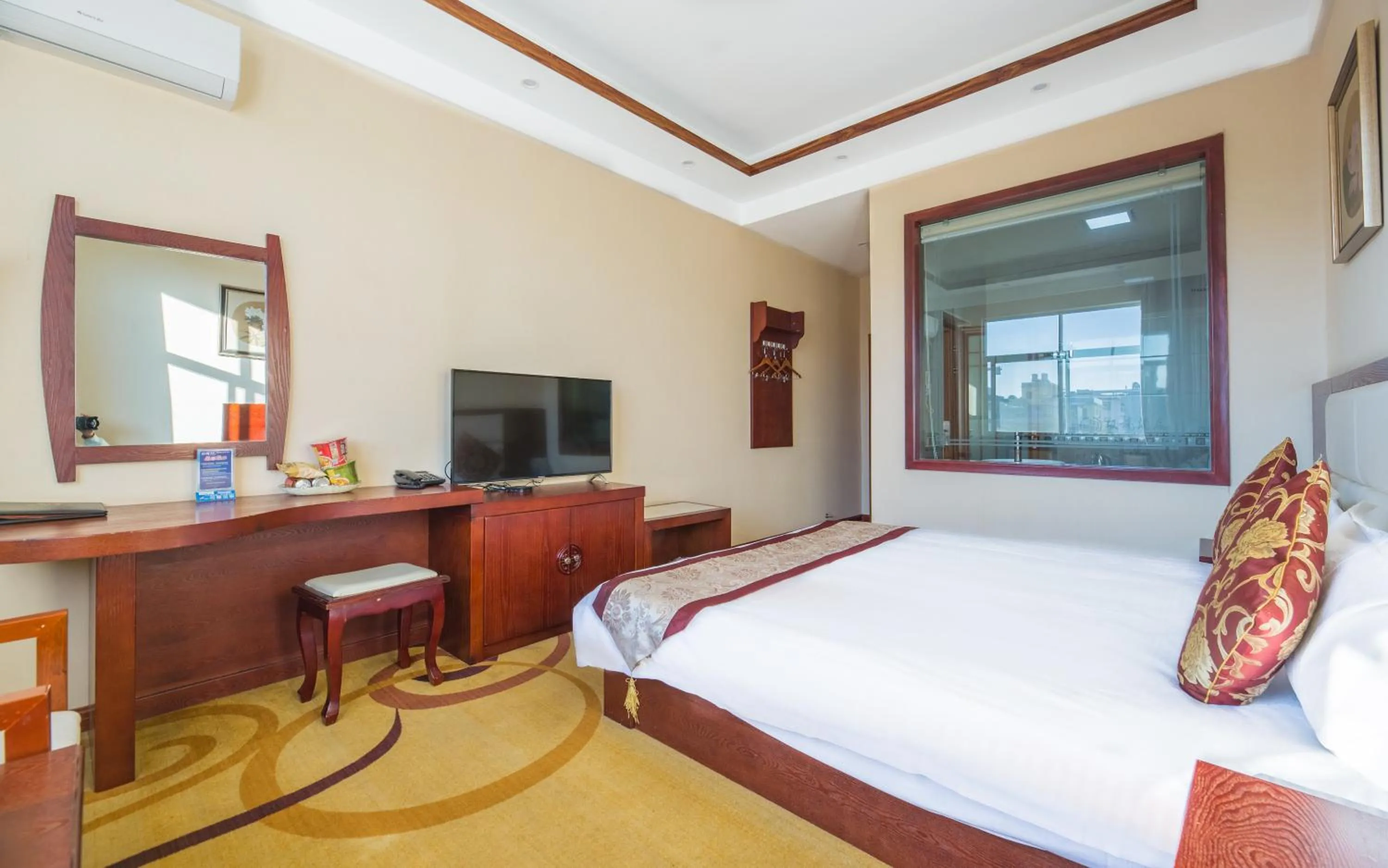 Photo of the whole room, Bed in Binchuan Shuang Long Hotel