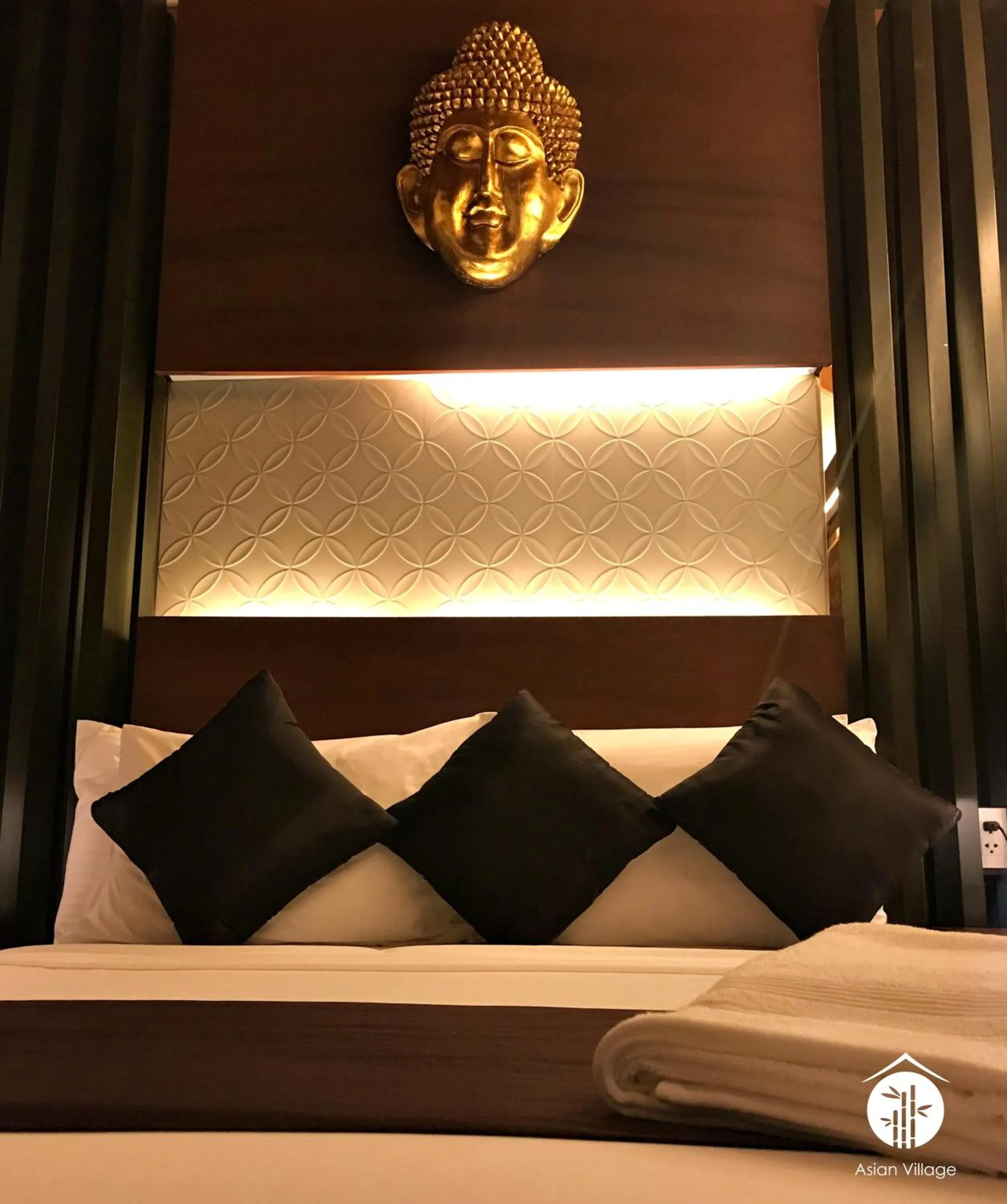 Bed in Asian Village Tagaytay