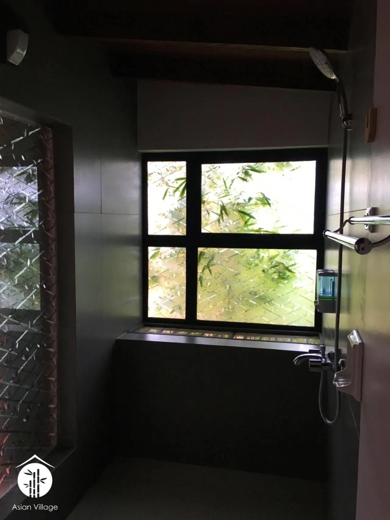 Shower in Asian Village Tagaytay