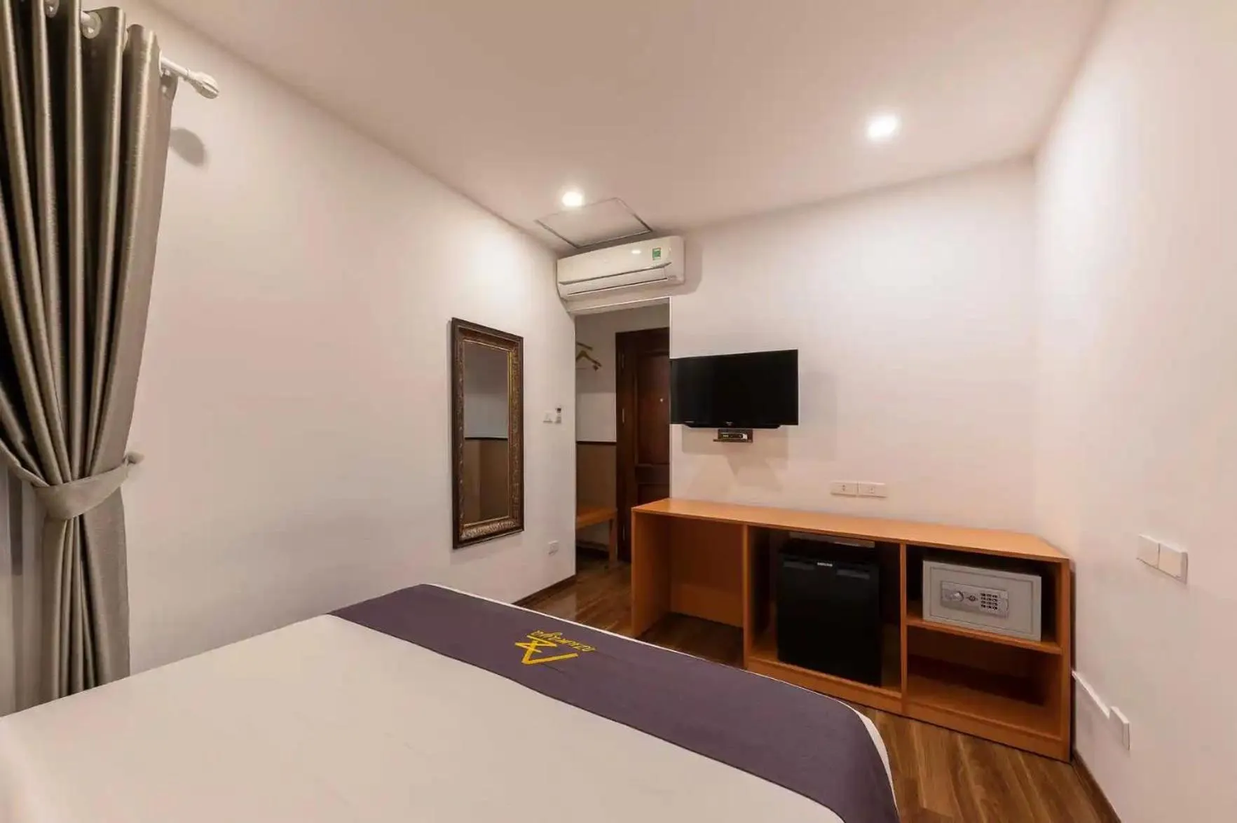 Bed in Hotel Azumaya Linh Lang