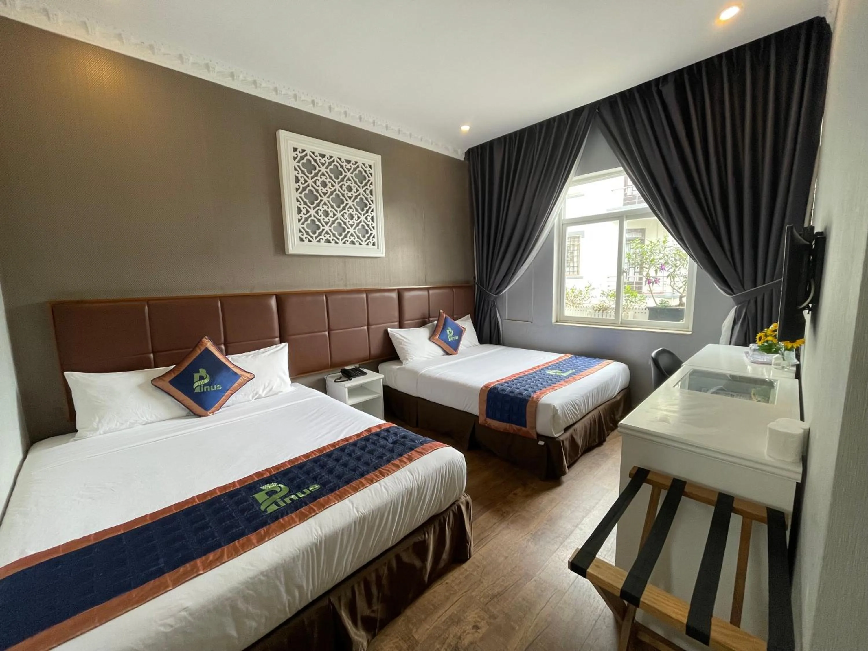 Photo of the whole room, Bed in Pinus Hotel