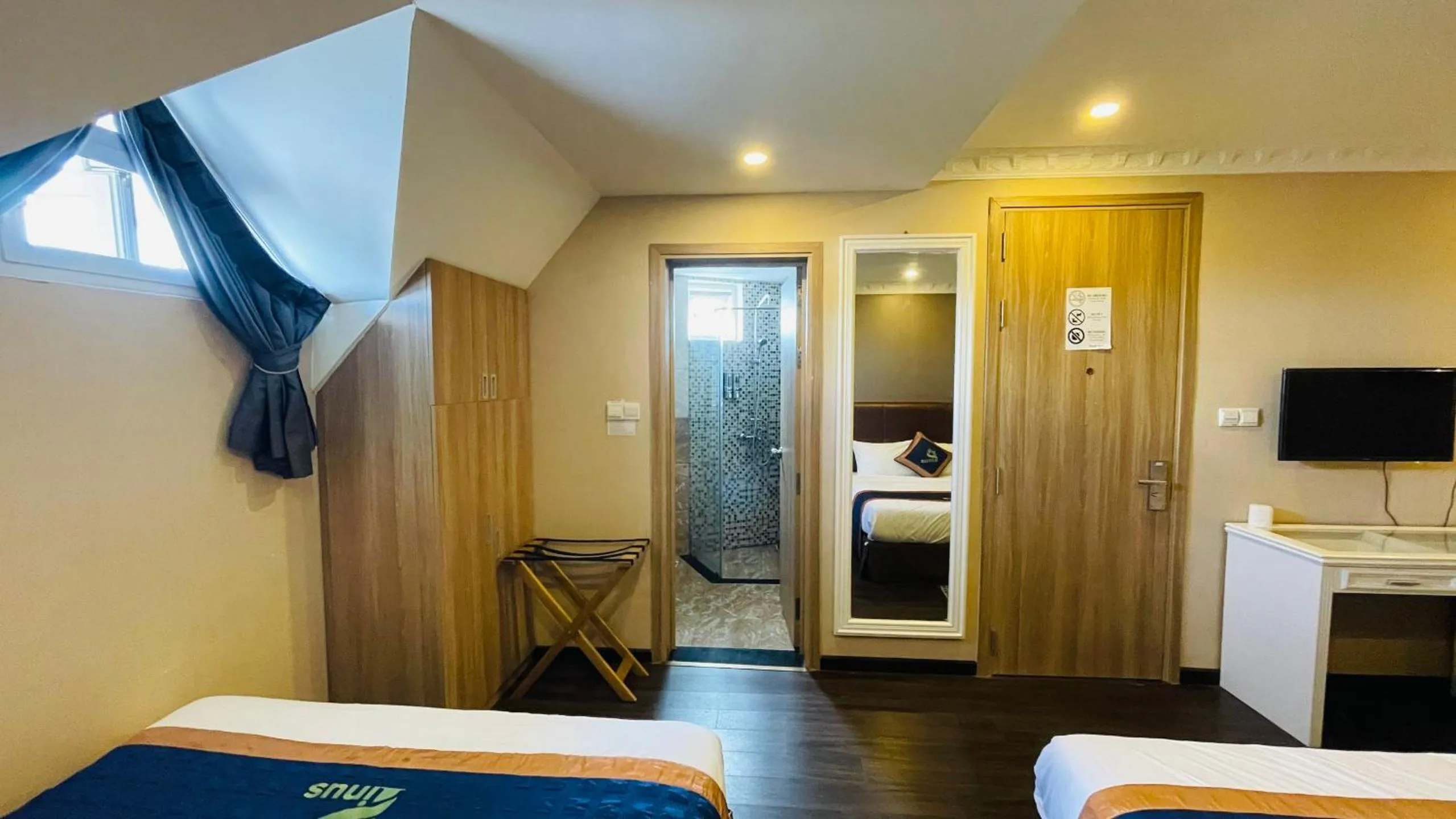 Photo of the whole room, Bed in Pinus Hotel