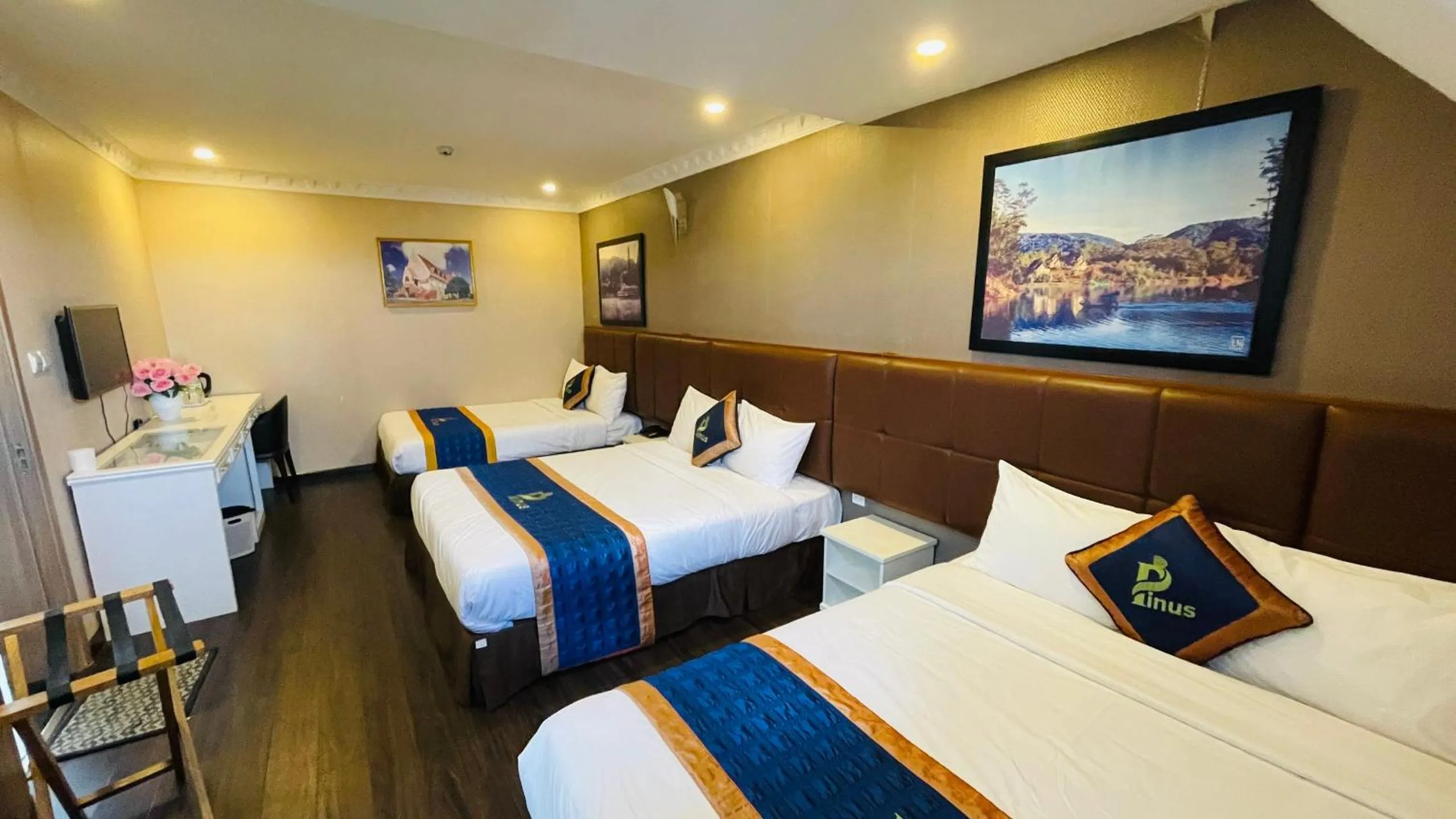 Bed in Pinus Hotel
