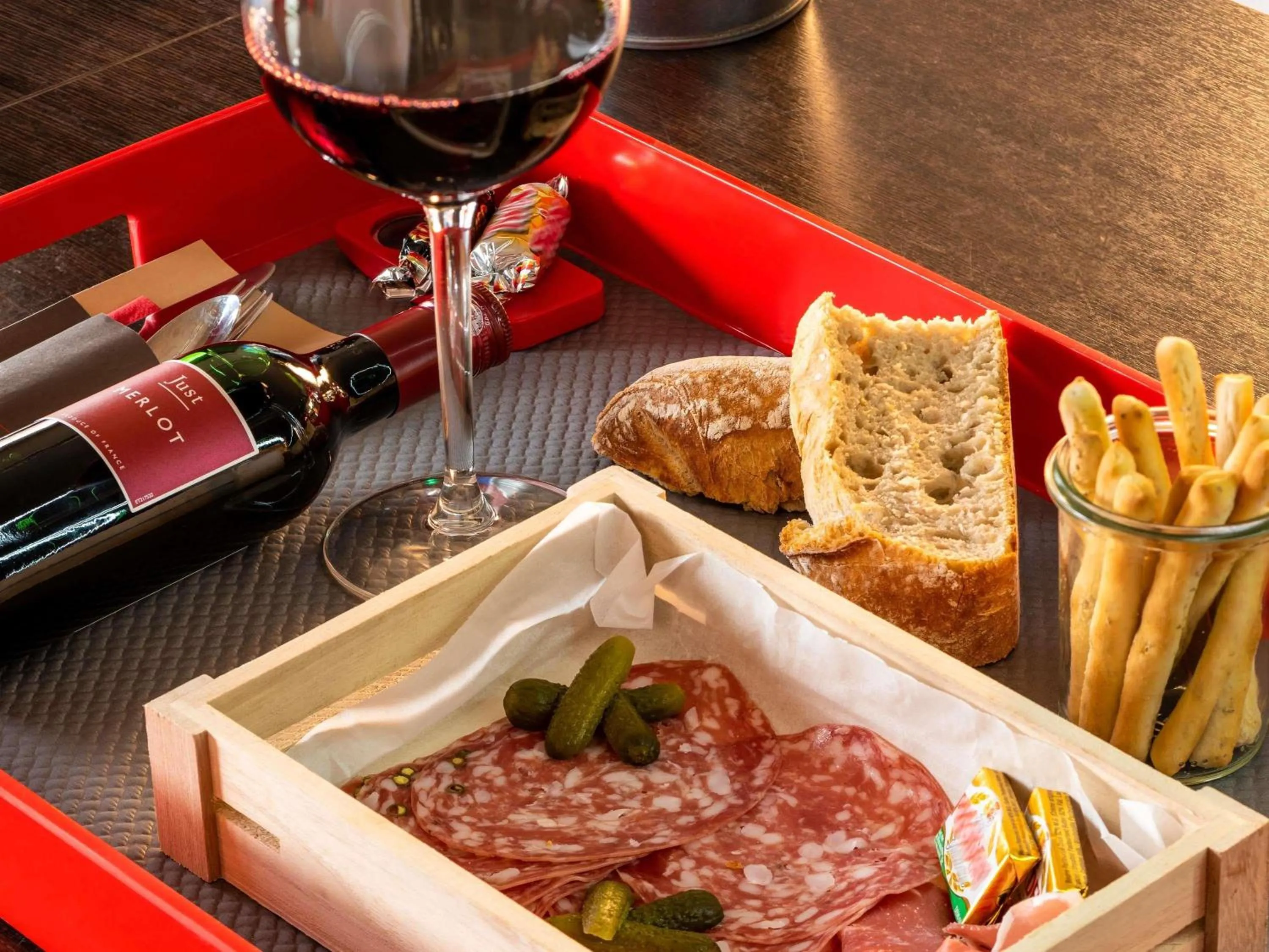 Lounge or bar in ibis Douai Centre