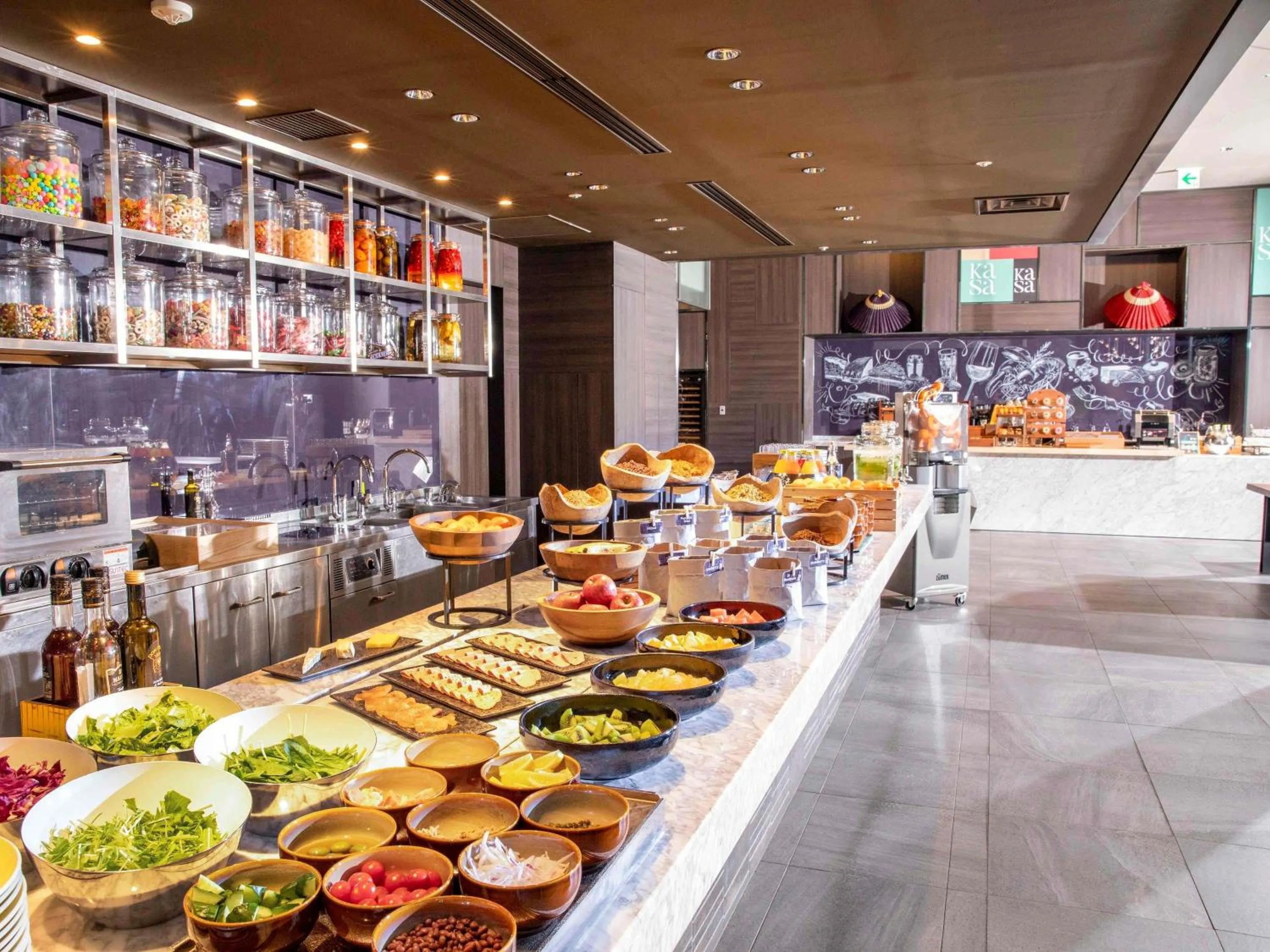 Breakfast in Pullman Tokyo Tamachi