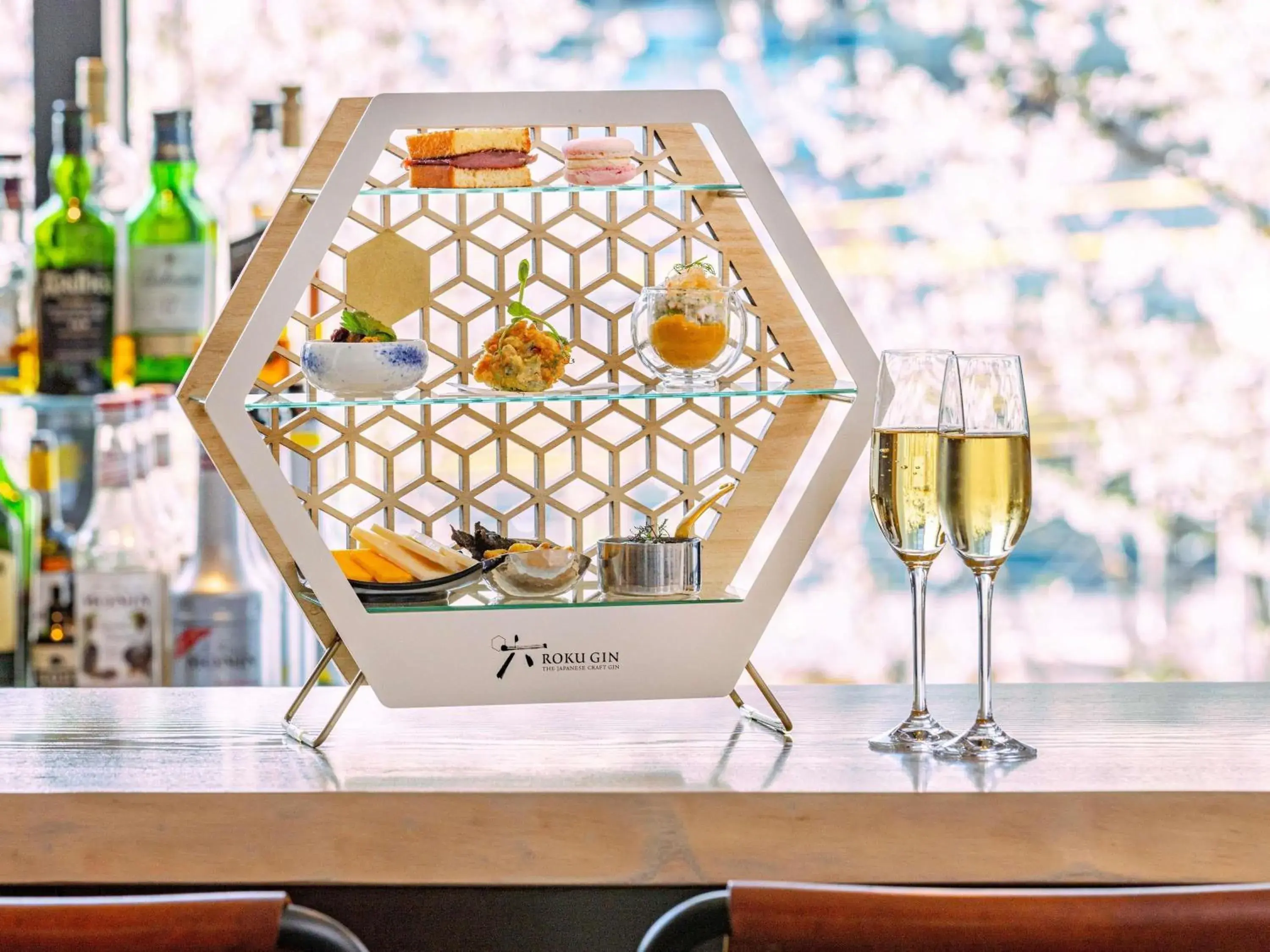 Lounge or bar in Pullman Tokyo Tamachi Lounge or bar in Pullman Tokyo Tamachi