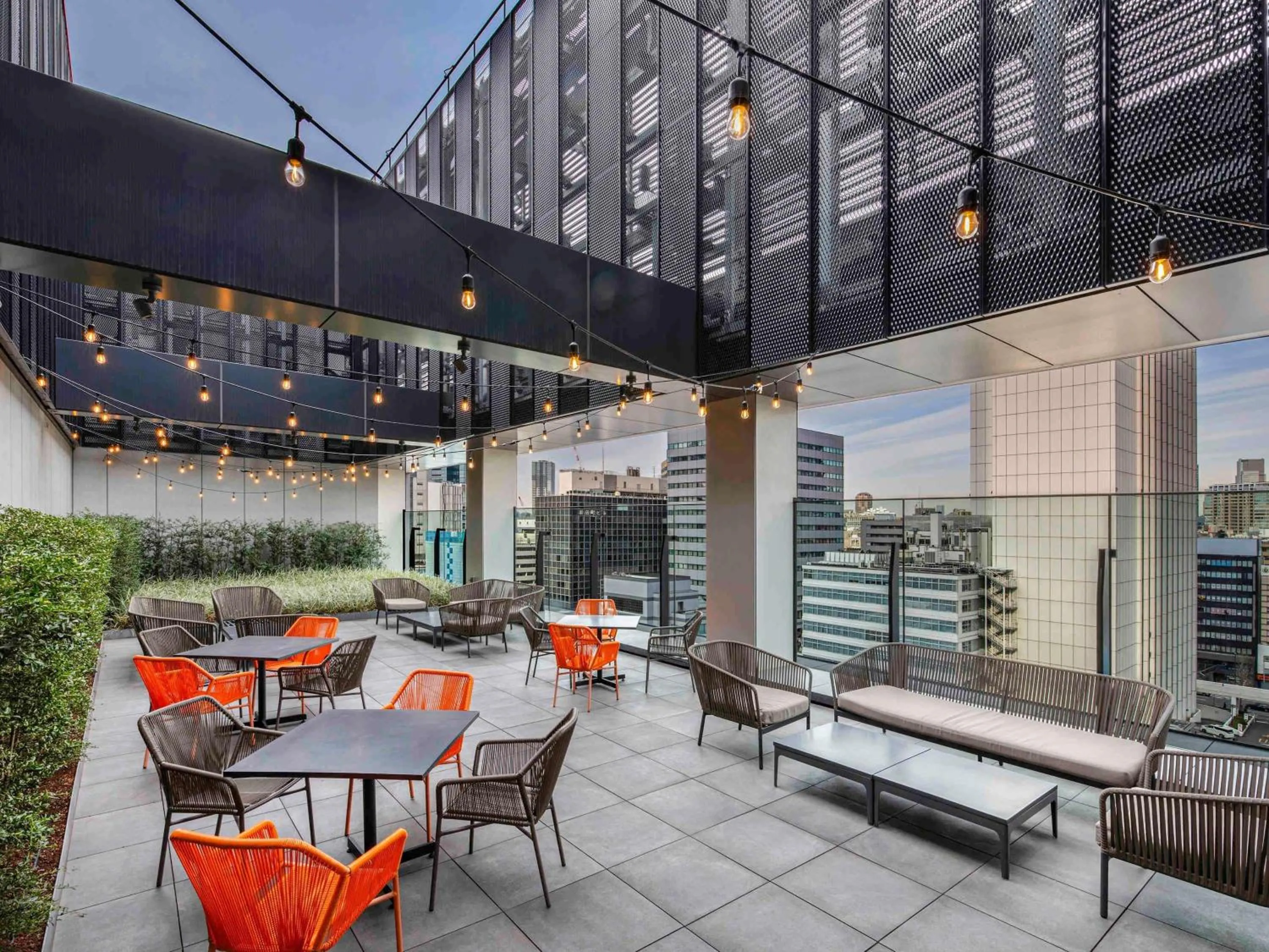 Lounge or bar in Pullman Tokyo Tamachi