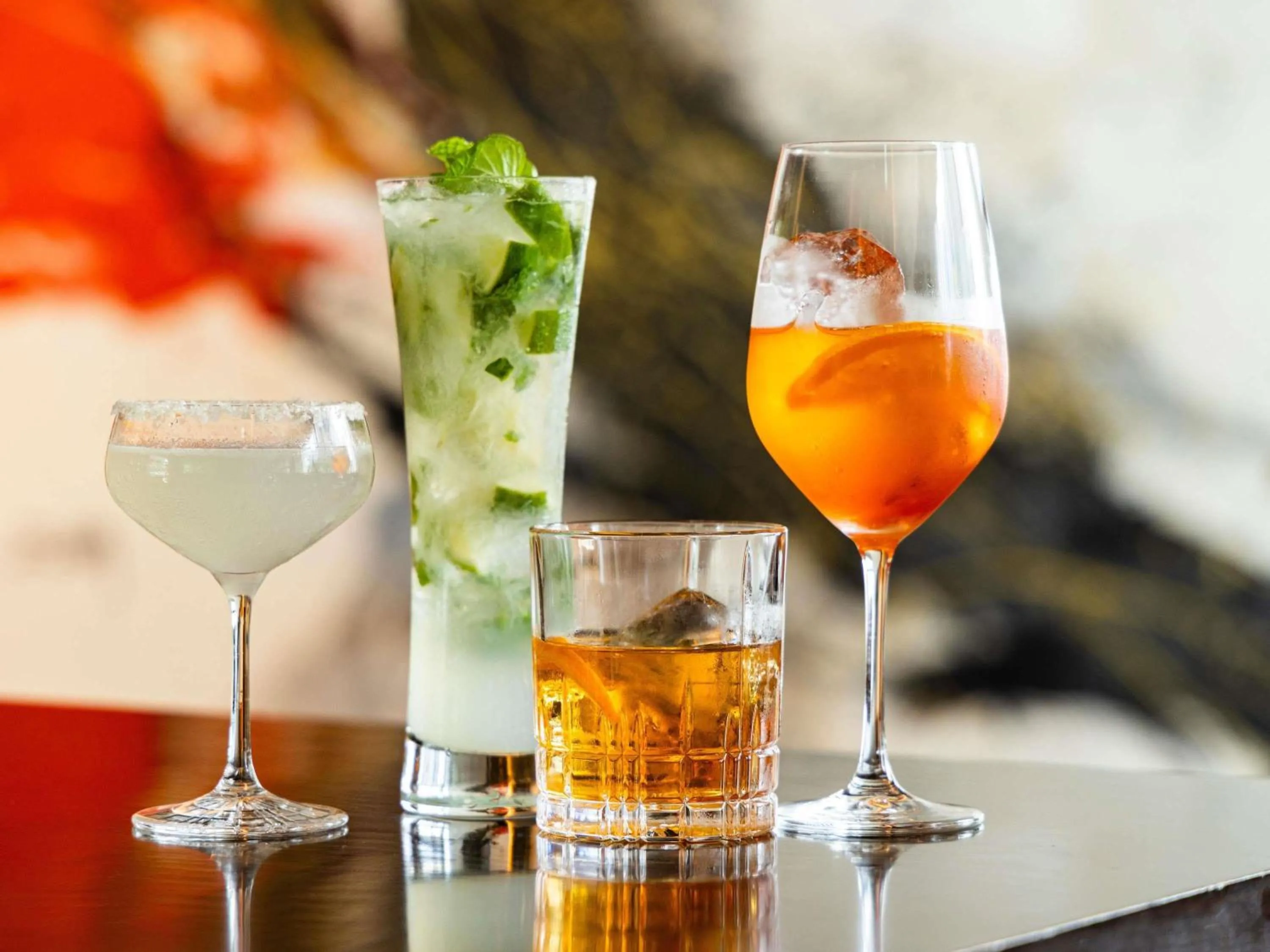 Lounge or bar in Pullman Tokyo Tamachi