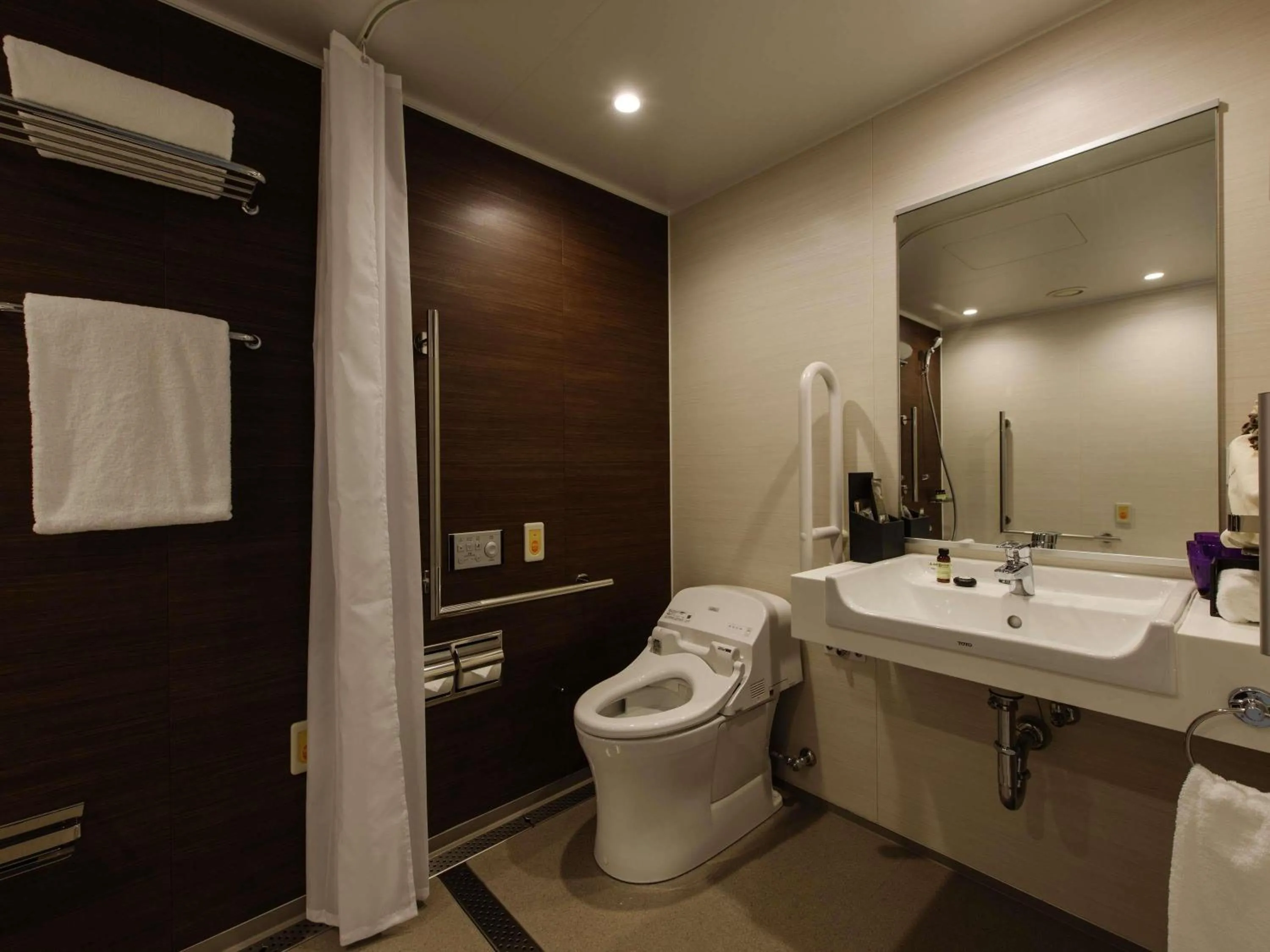 Bedroom in Pullman Tokyo Tamachi