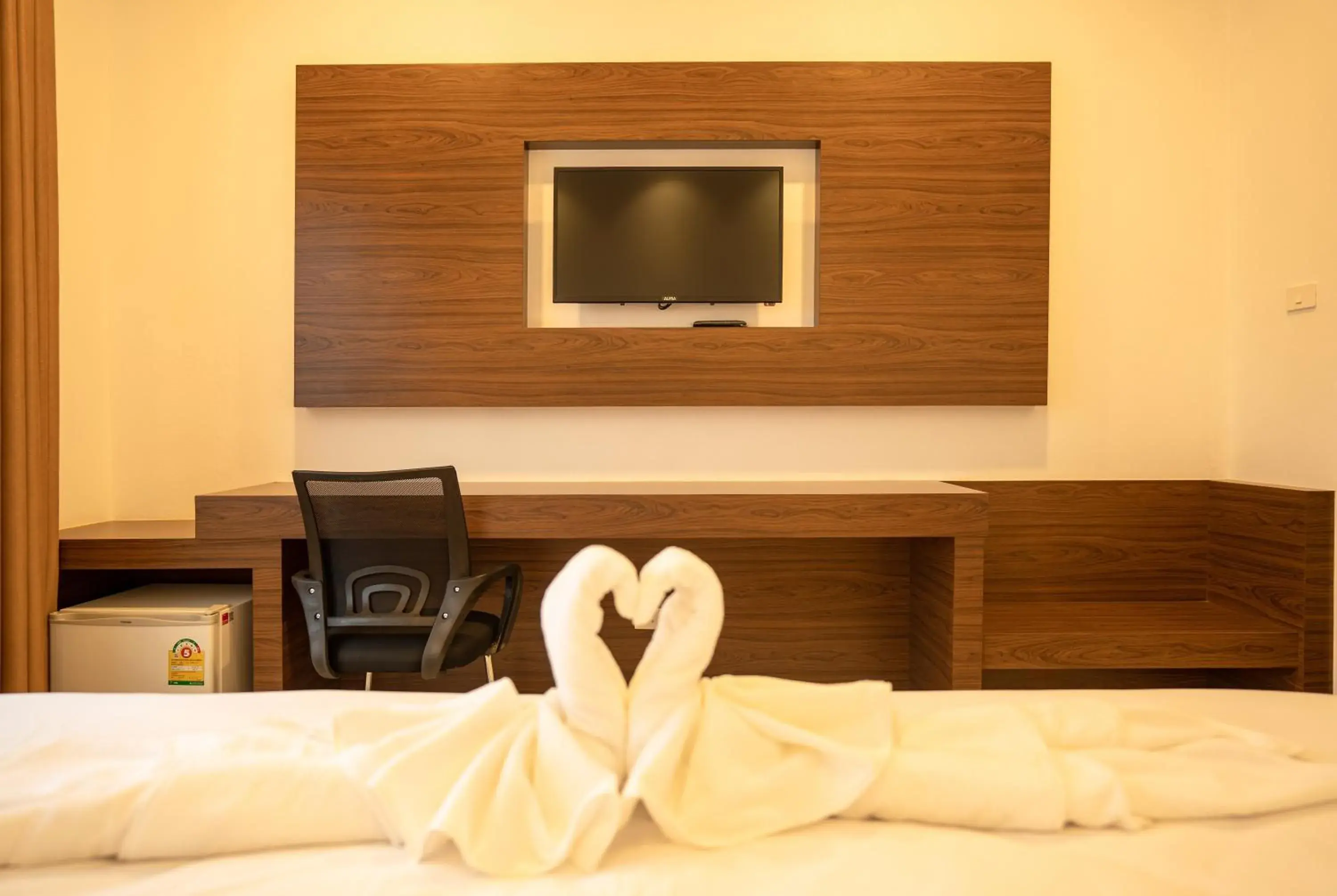 TV and multimedia, Bed in Intouch Riverside Hotel TV and multimedia, Bed in Intouch Riverside Hotel