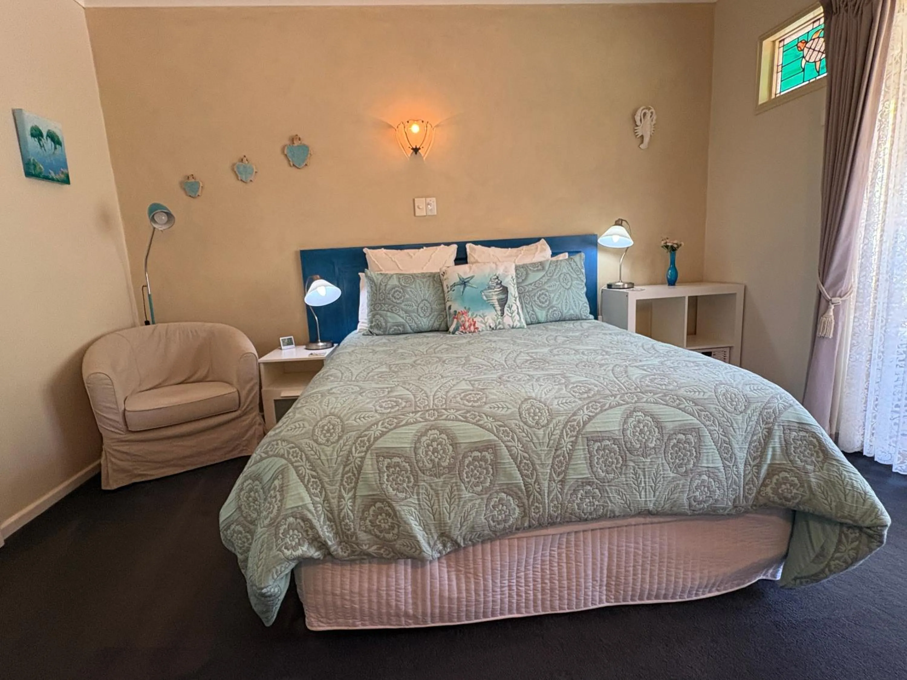 Bed in Pecan Hill BNB