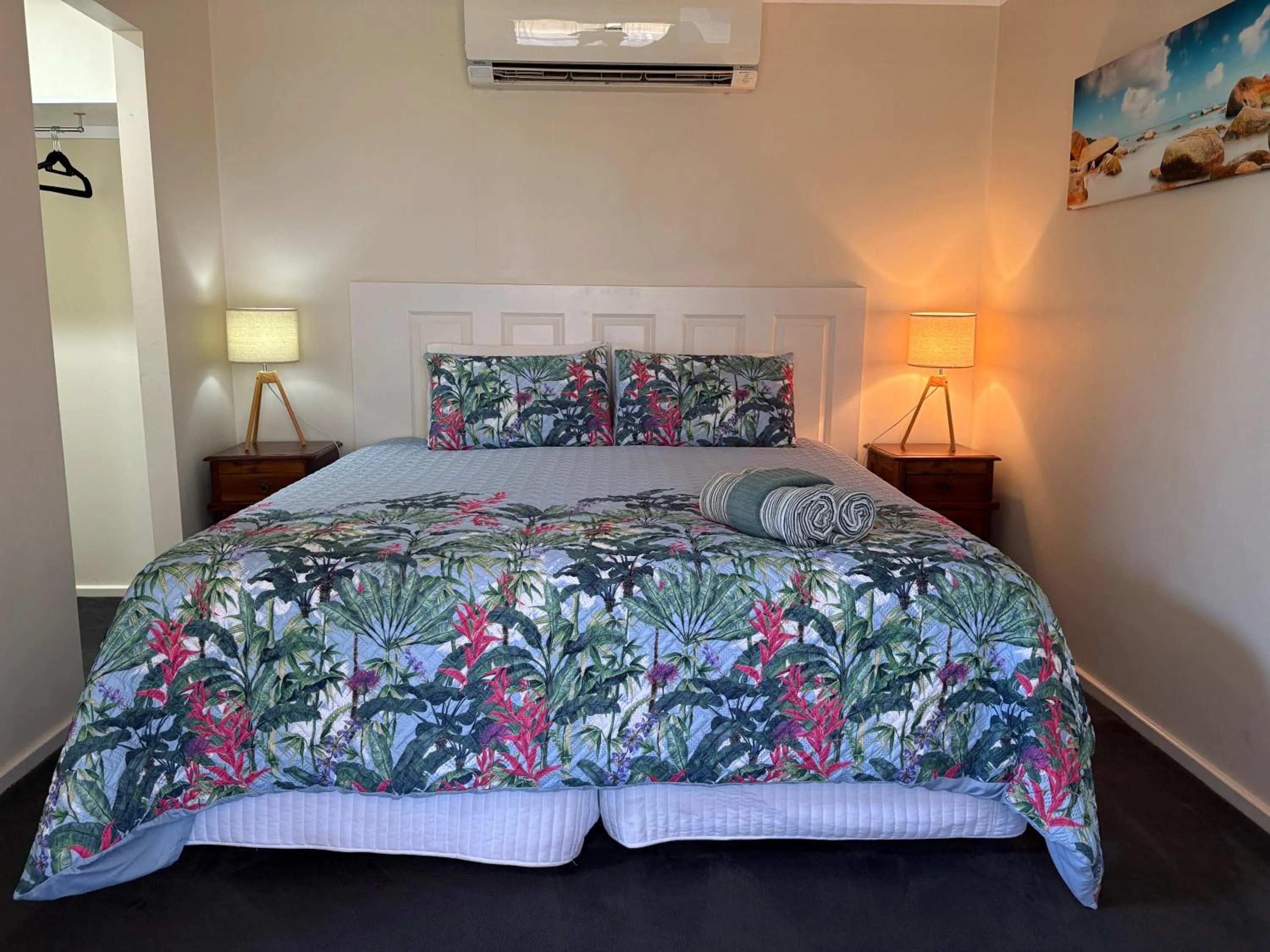 Bed in Pecan Hill BNB