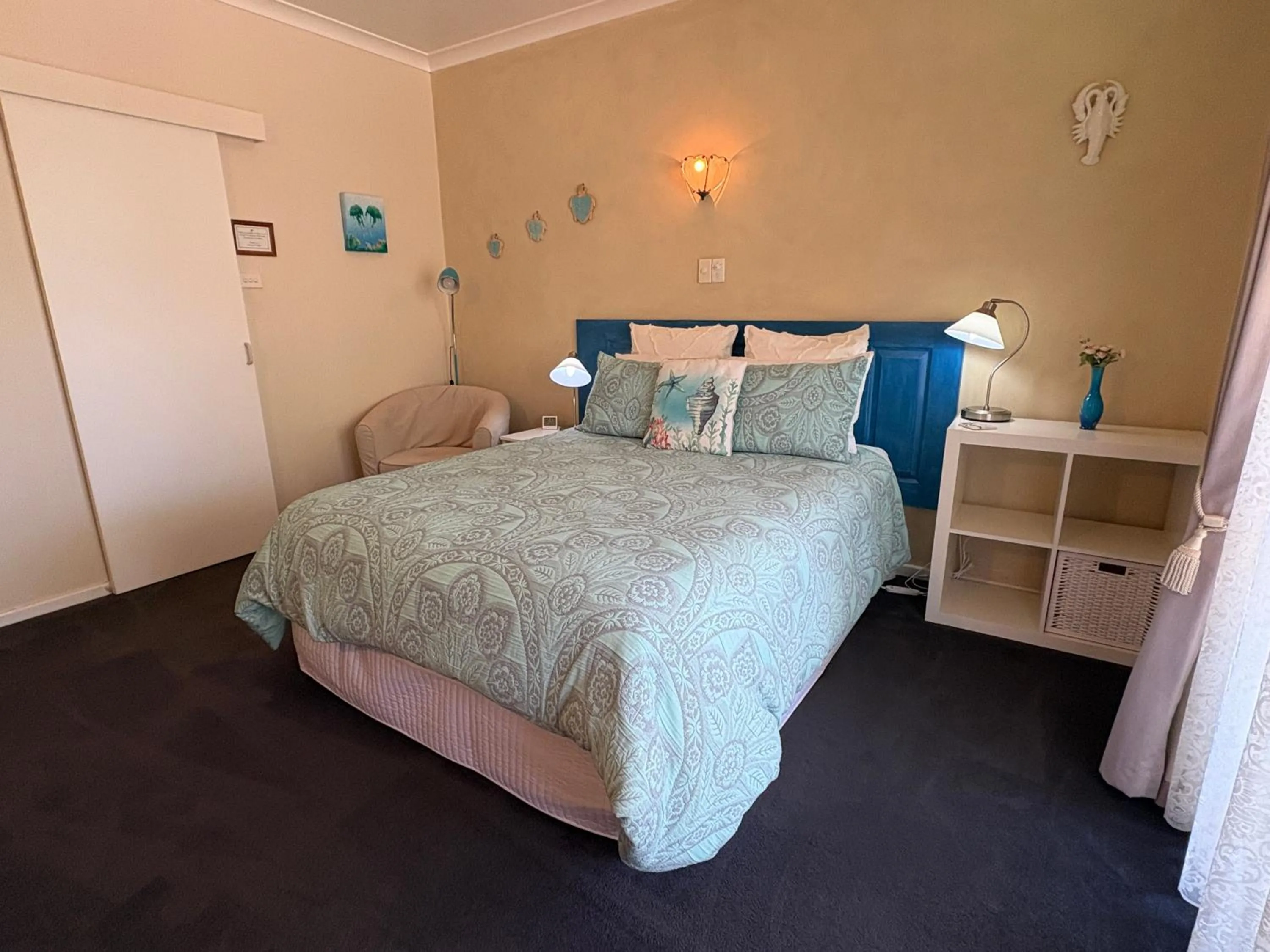 Bed in Pecan Hill BNB