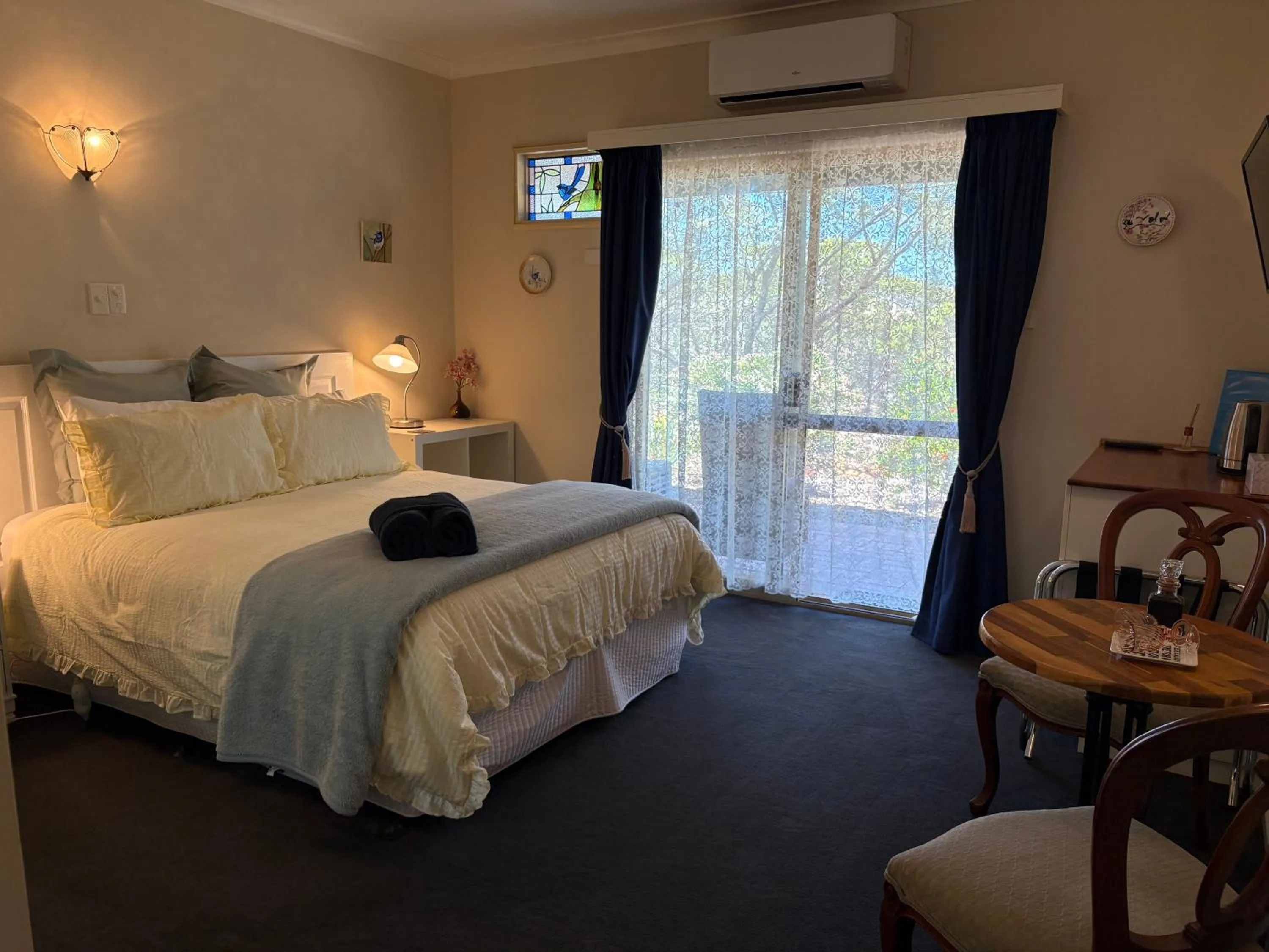 Bed in Pecan Hill BNB