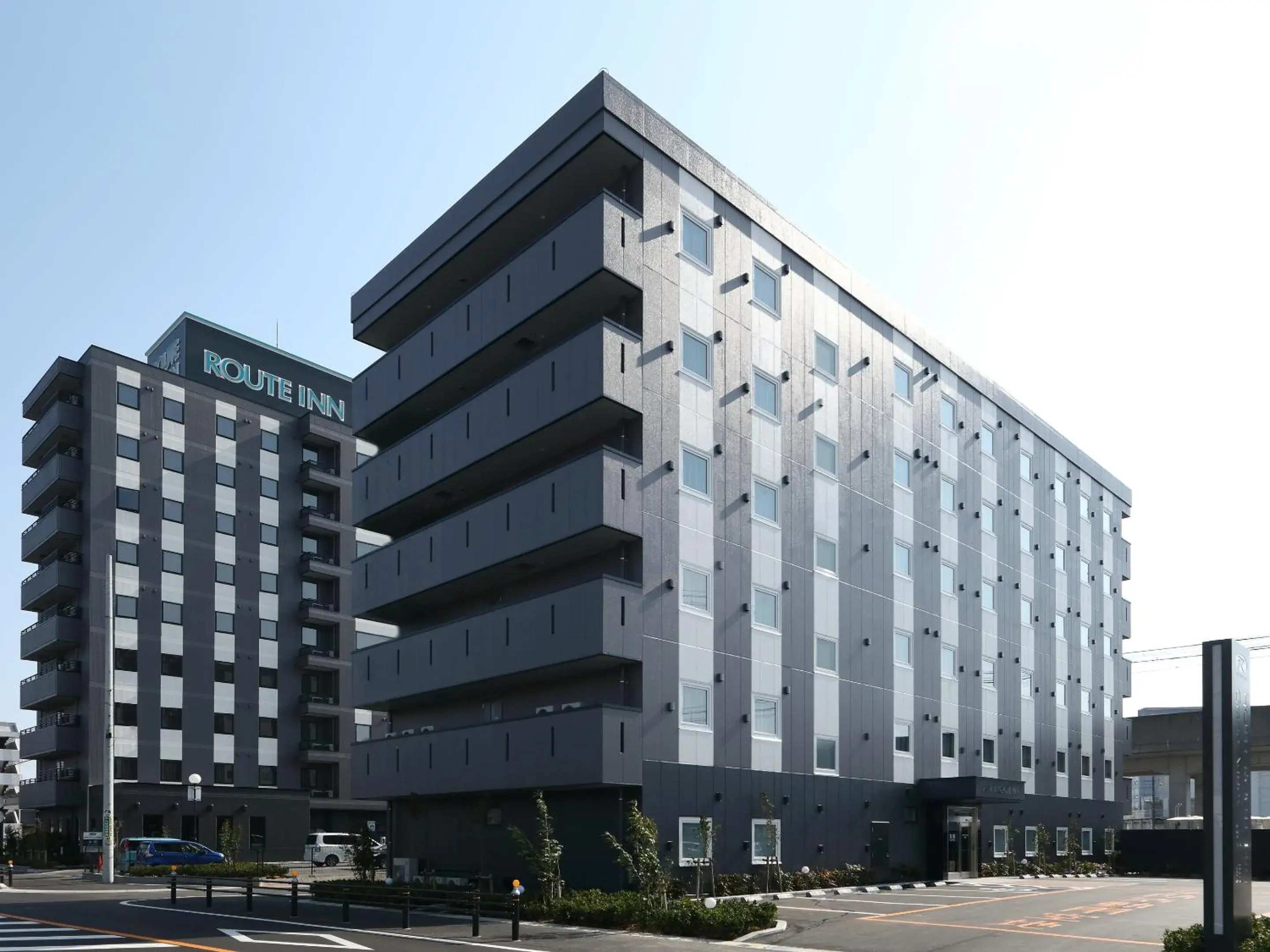 Property building in Hotel Route-Inn Tokoname Ekimae Property building in Hotel Route-Inn Tokoname Ekimae