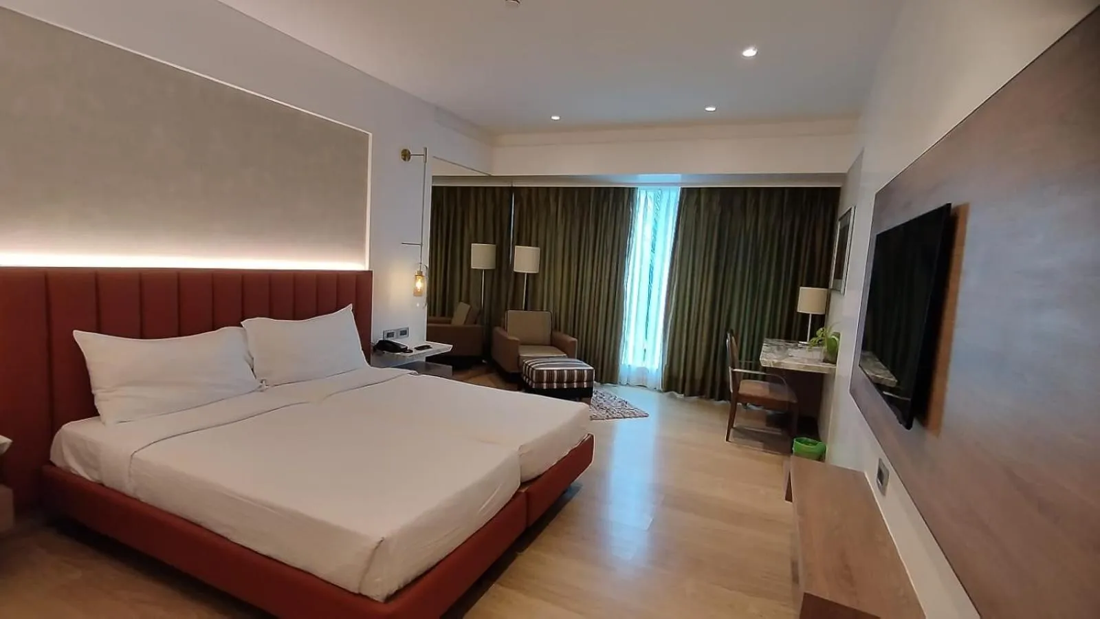 Bed in Mirage Hotel, Mumbai International Airport