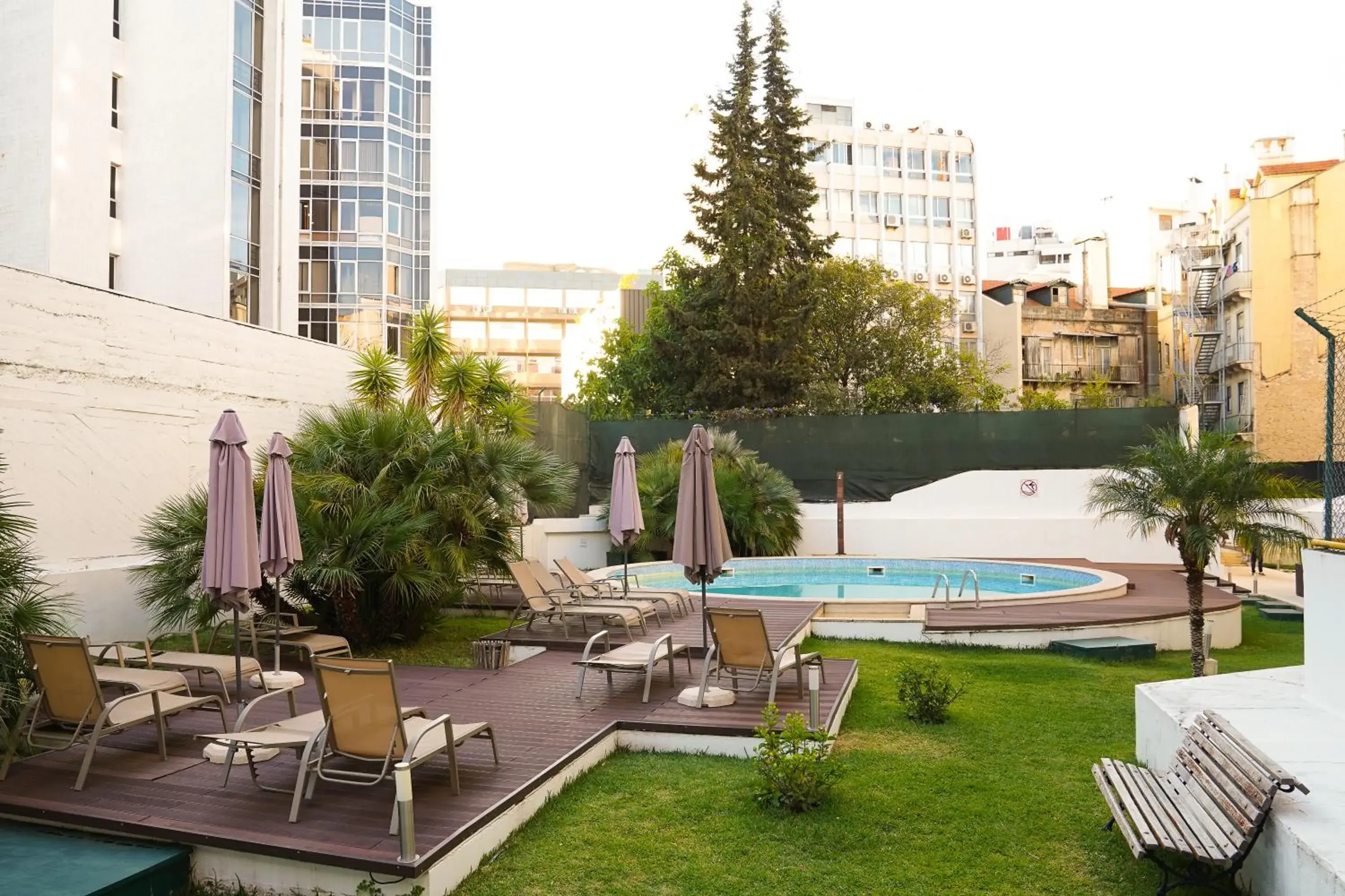 Swimming pool in Legendary Lisboa Suites Swimming pool in Legendary Lisboa Suites