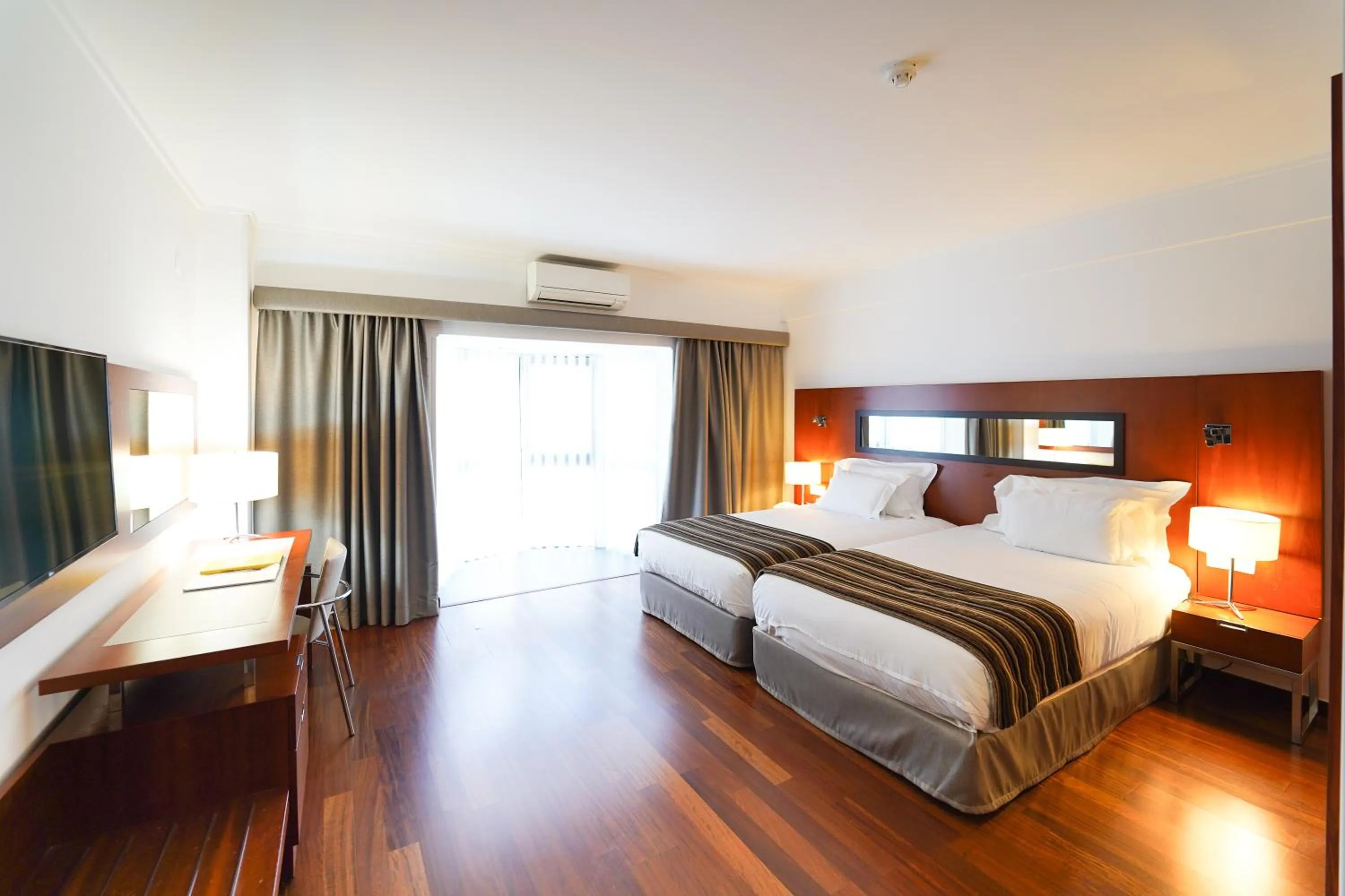 Bedroom, Bed in Legendary Lisboa Suites